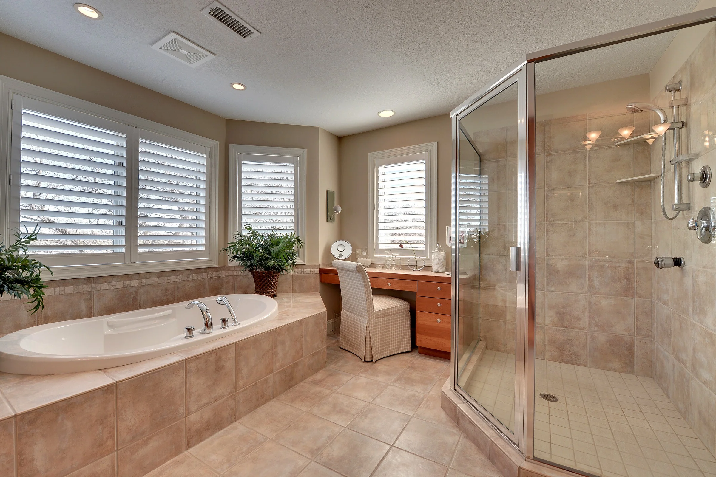 502 River master bath 2.jpg