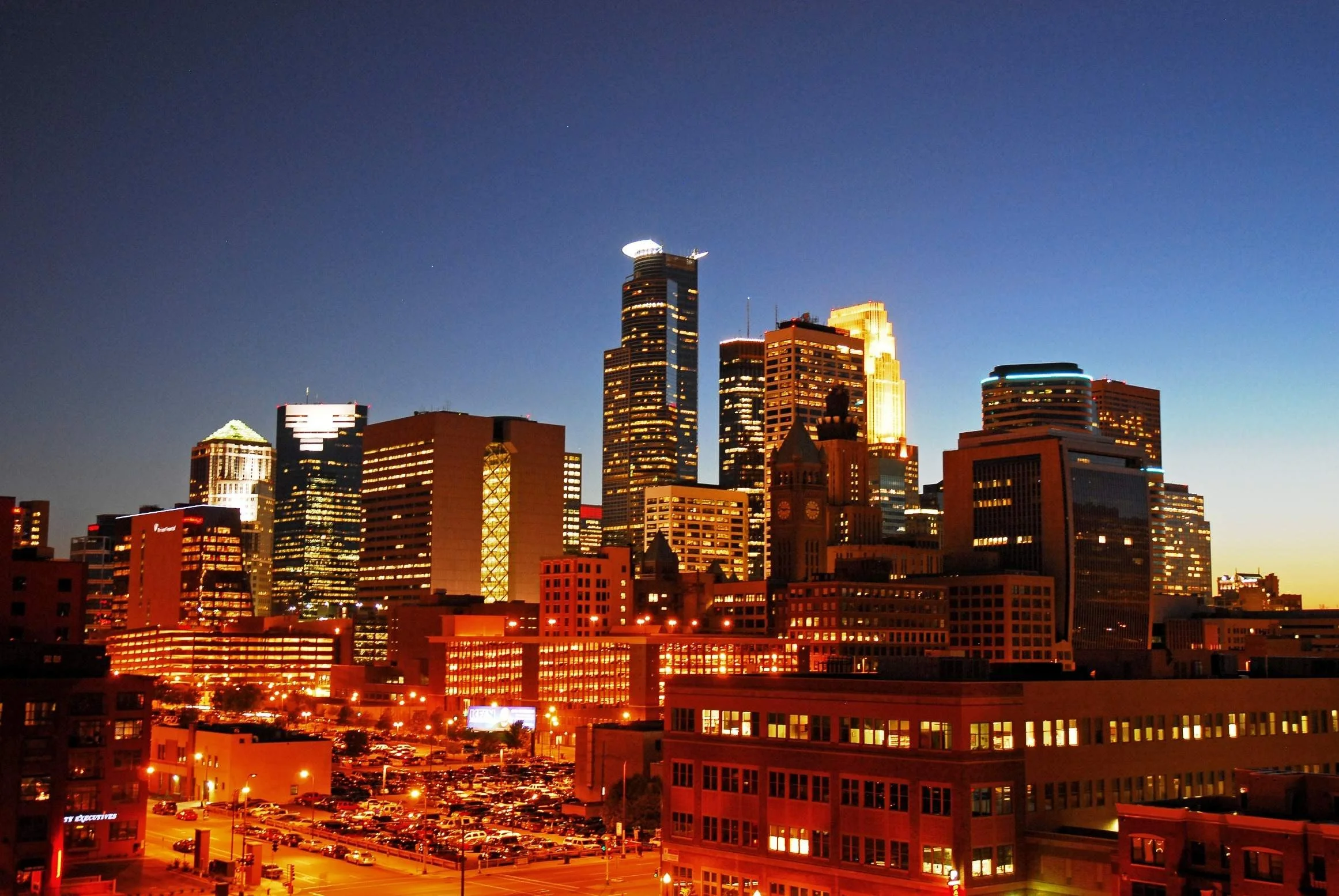 200 Park Ave city skyline.jpg
