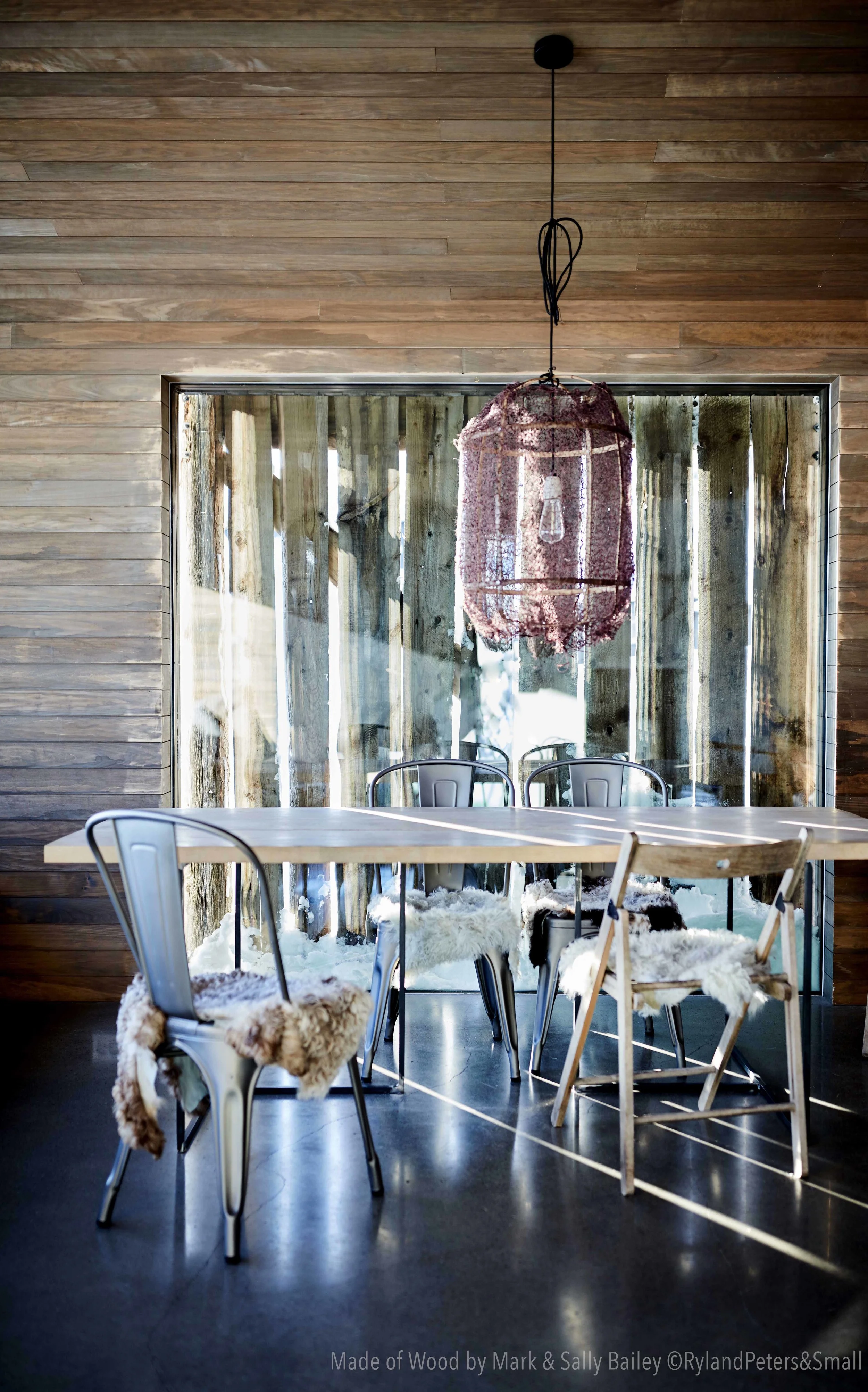 Foto fra boken Made of Wood av Mark og Sally Bailey, foto Debi Treloar, copyright Ryland Peters & Small.