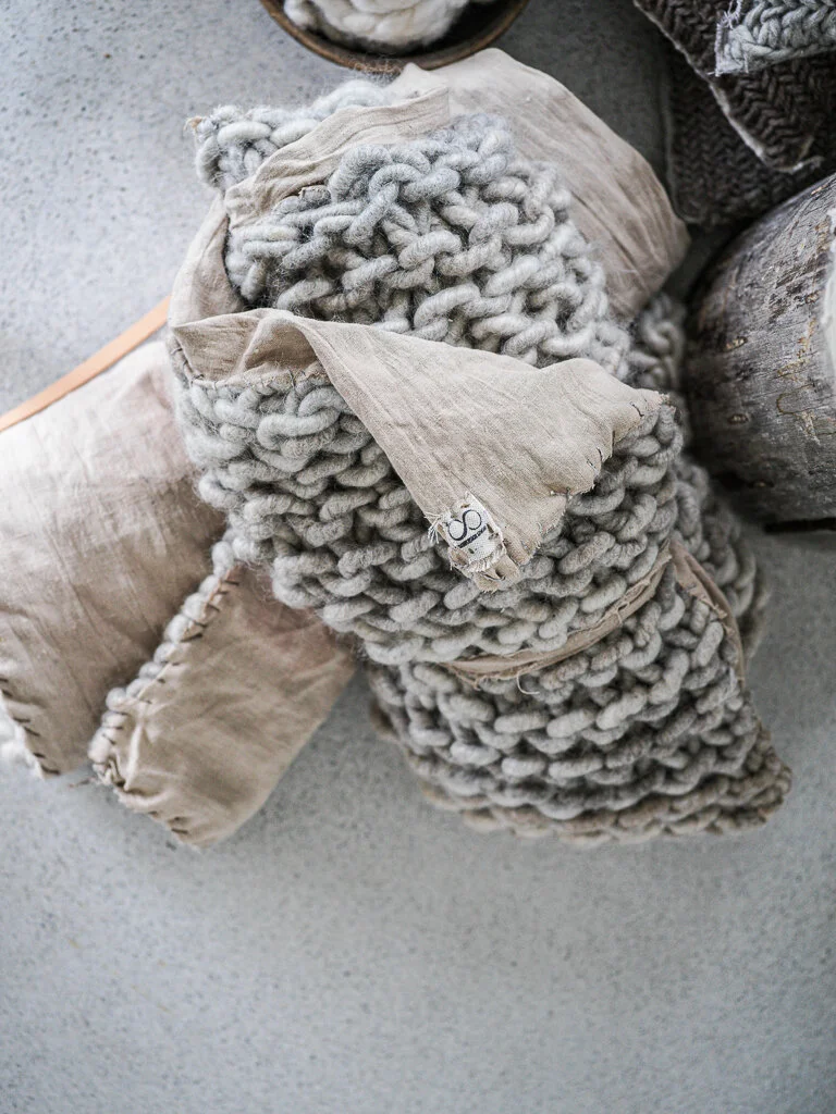 Du kan også brodere initialene dine i hjørnet så får den et enda mer personlig preg. 