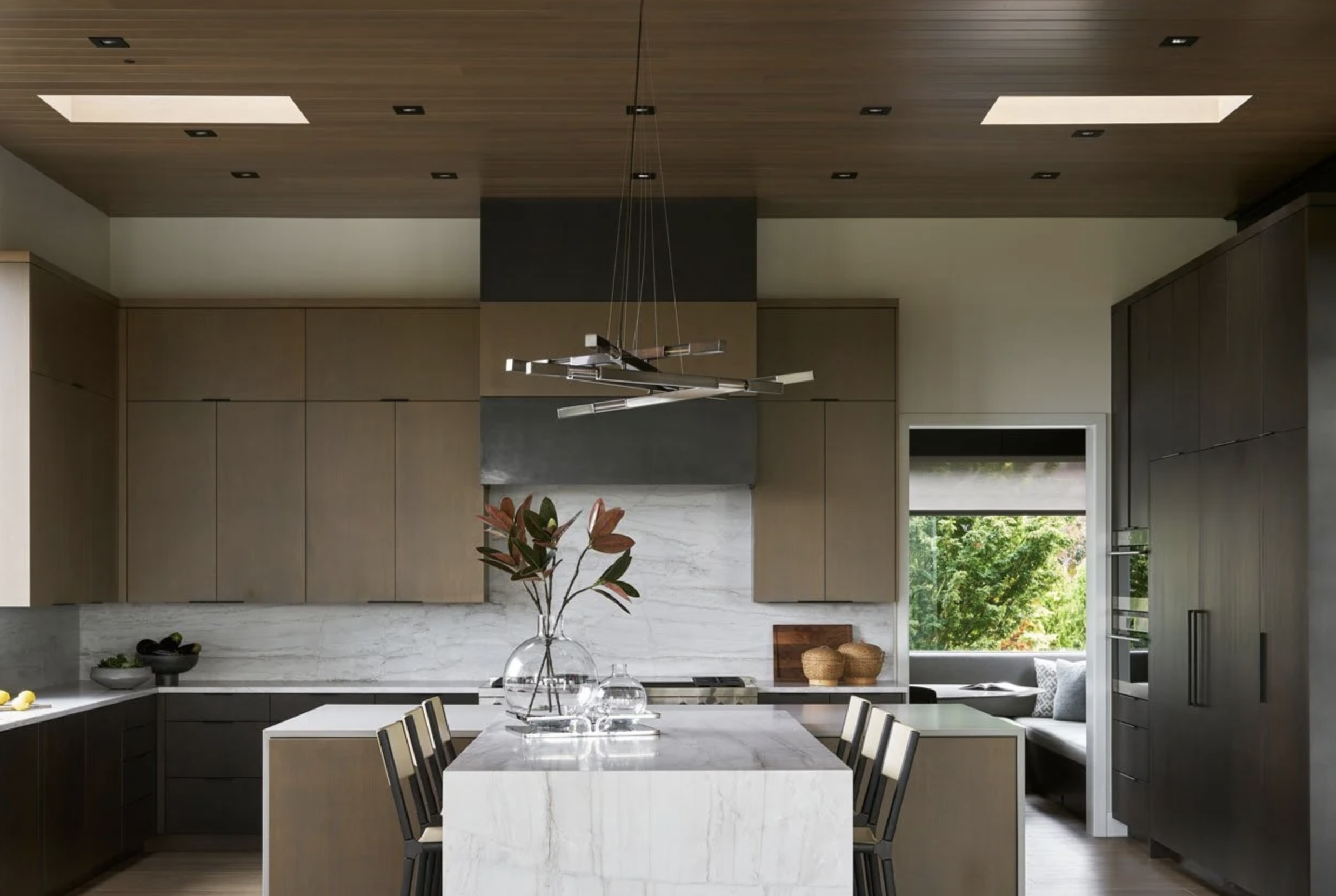 Grand stilk Chandelier Graphite for NB Design Group CLYDE HILL CONTEMPORARY