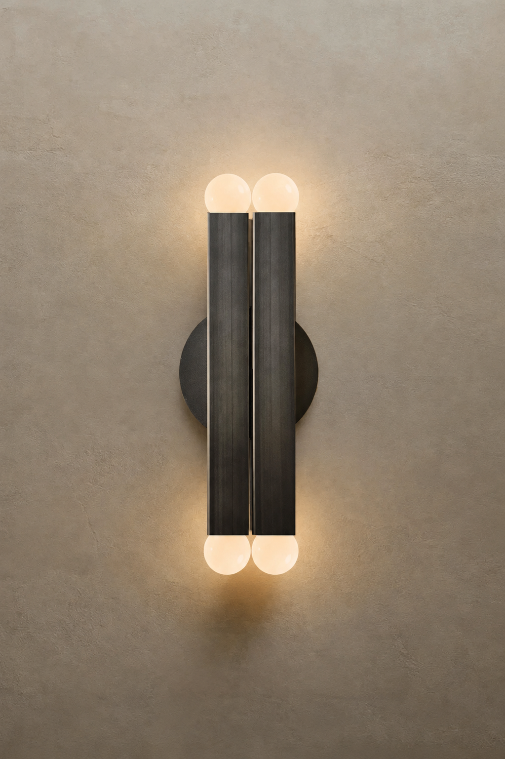 Daikon Studio Koko Globe Large Onyx Wax.png