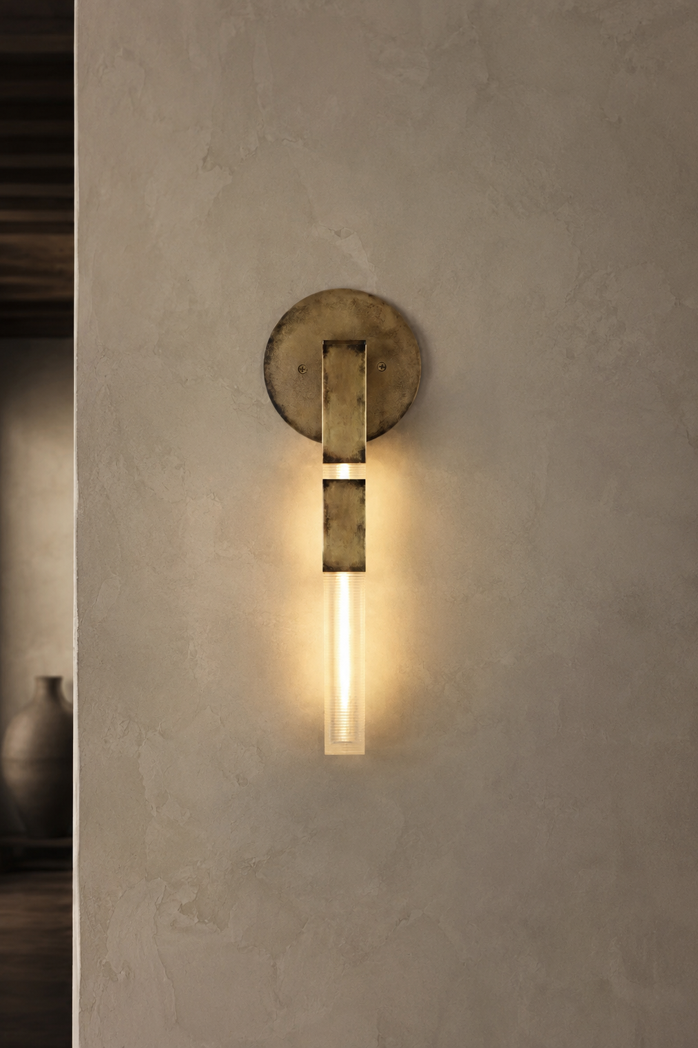 Daikon+Studio+Banded+Mini+Sconce+in+Aged+Brass.png
