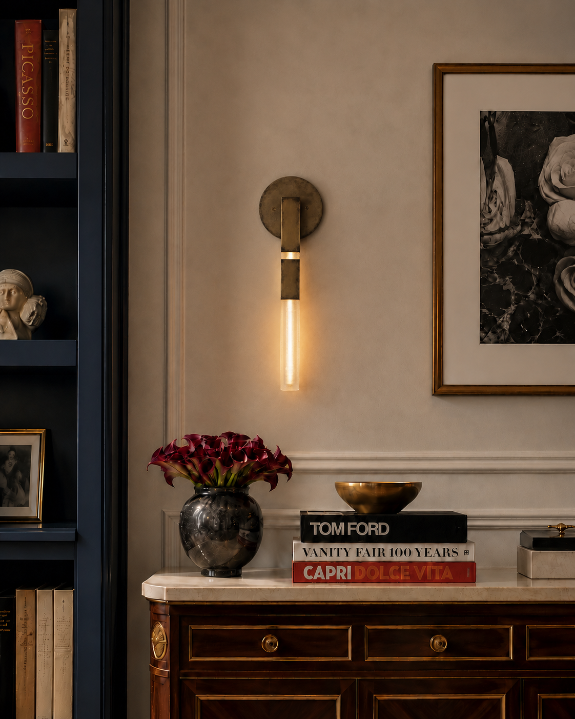 Daikon+Studio+Mini+Banded+Post+Sconce+Install+Living.png