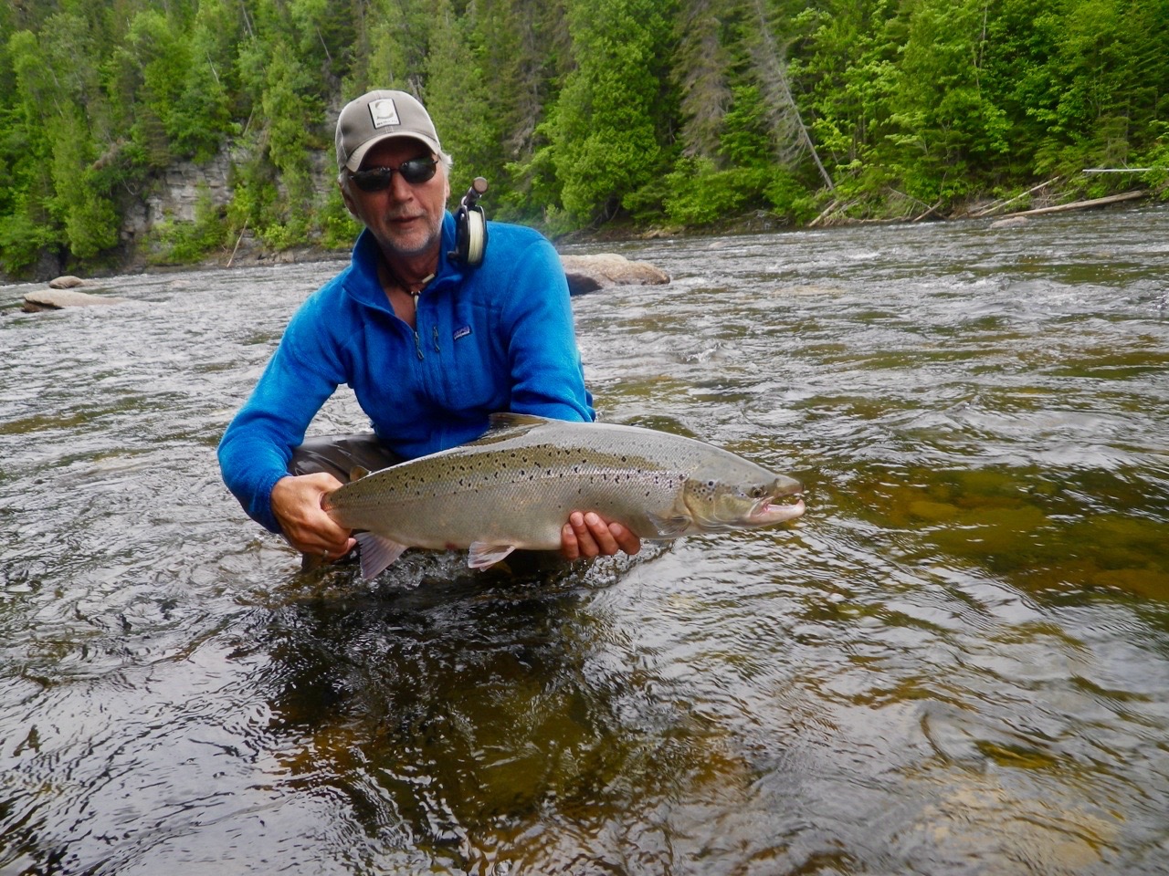 Salmon Lodge regular Henrik Mortensen with another nice Greand Cascapedia salmon, congratulations Henrik! 