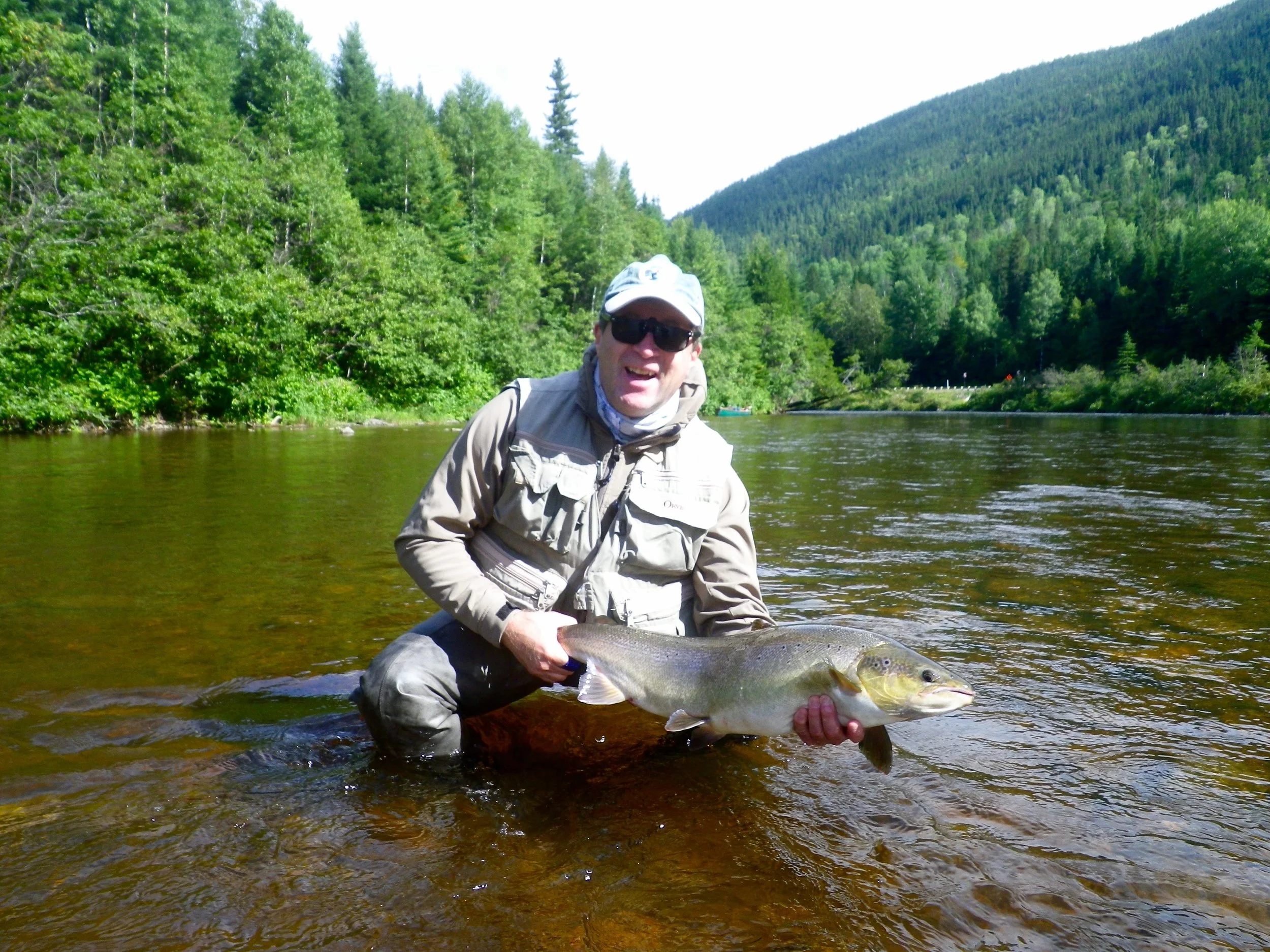 Gerard with a fine specimen from the Grand Cascapedia, Nice one Gerard?