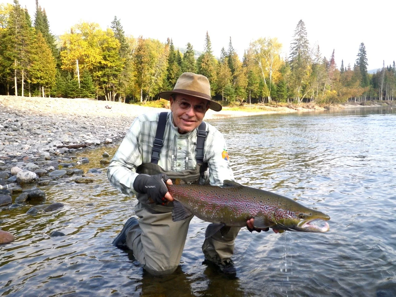 Salmon Lodge regular Manuel Tavares from the Dominican Republic sure know how to catch them, Congratulations Manuel, see you nest year.
