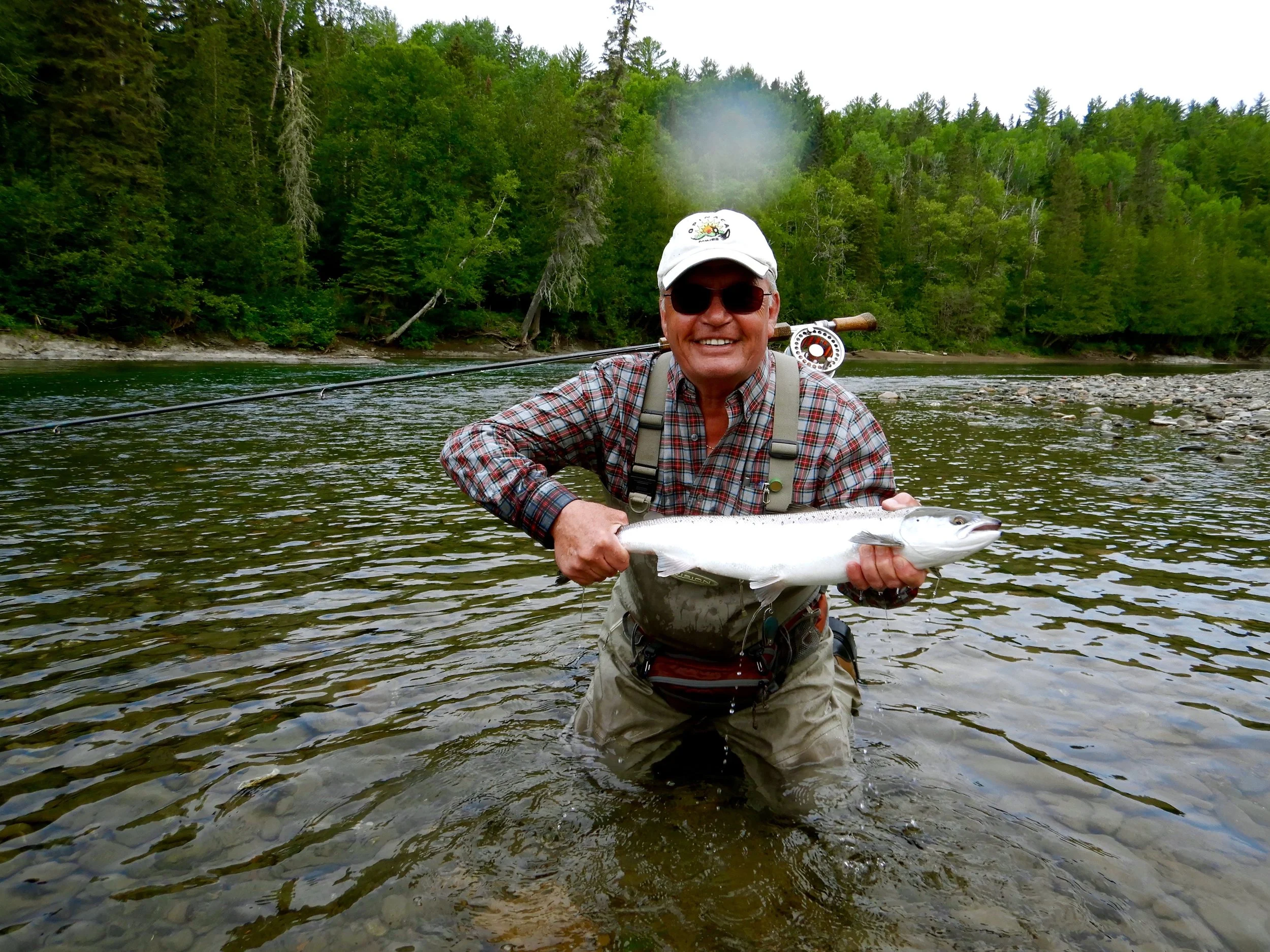 Andre Lavoie landed his nice fresh grilse on the Petite Cascapedia, nice one Andre!