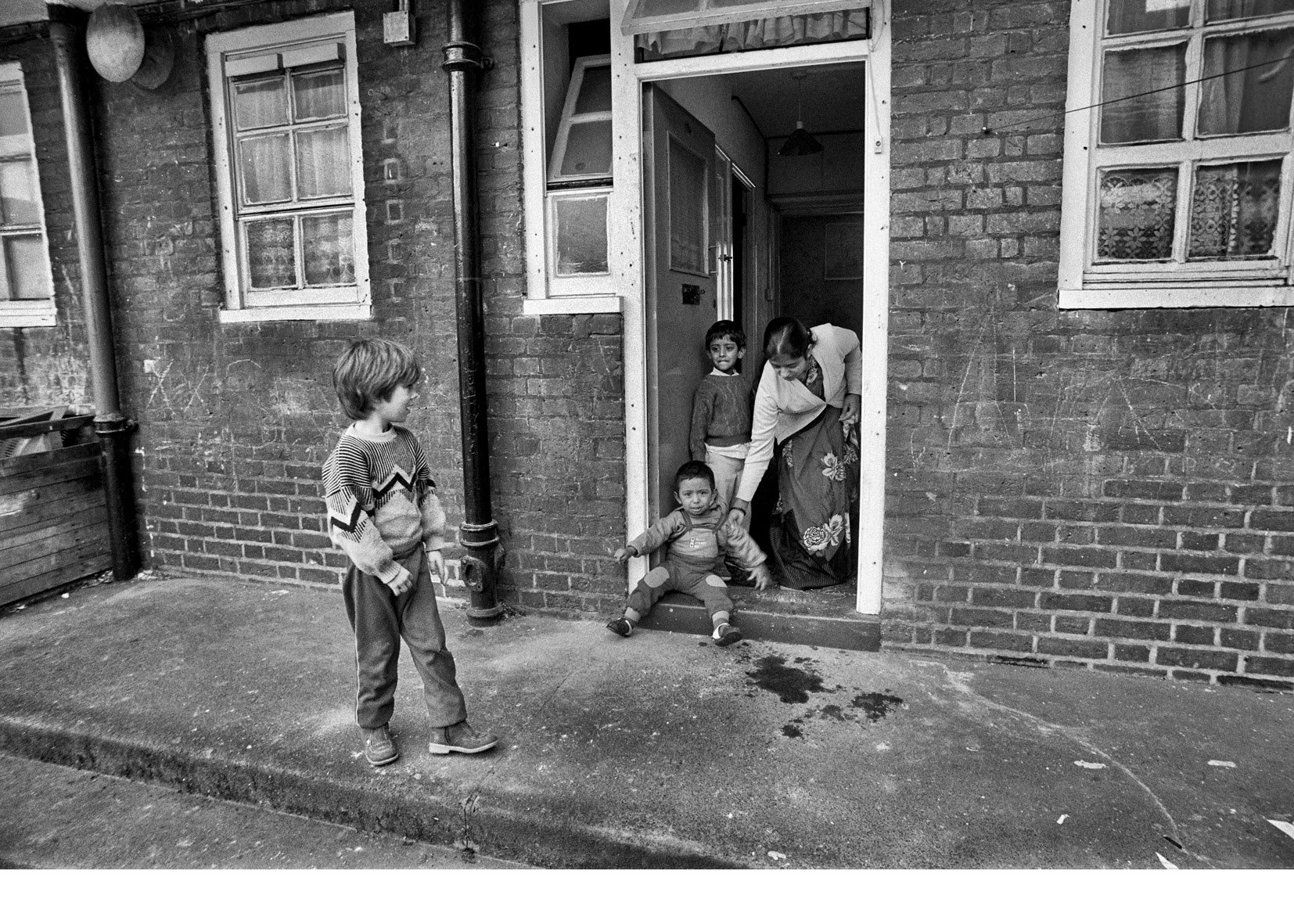 David Hoffman — Hollybush Gardens Bethnal Green  1988web120010.jpg