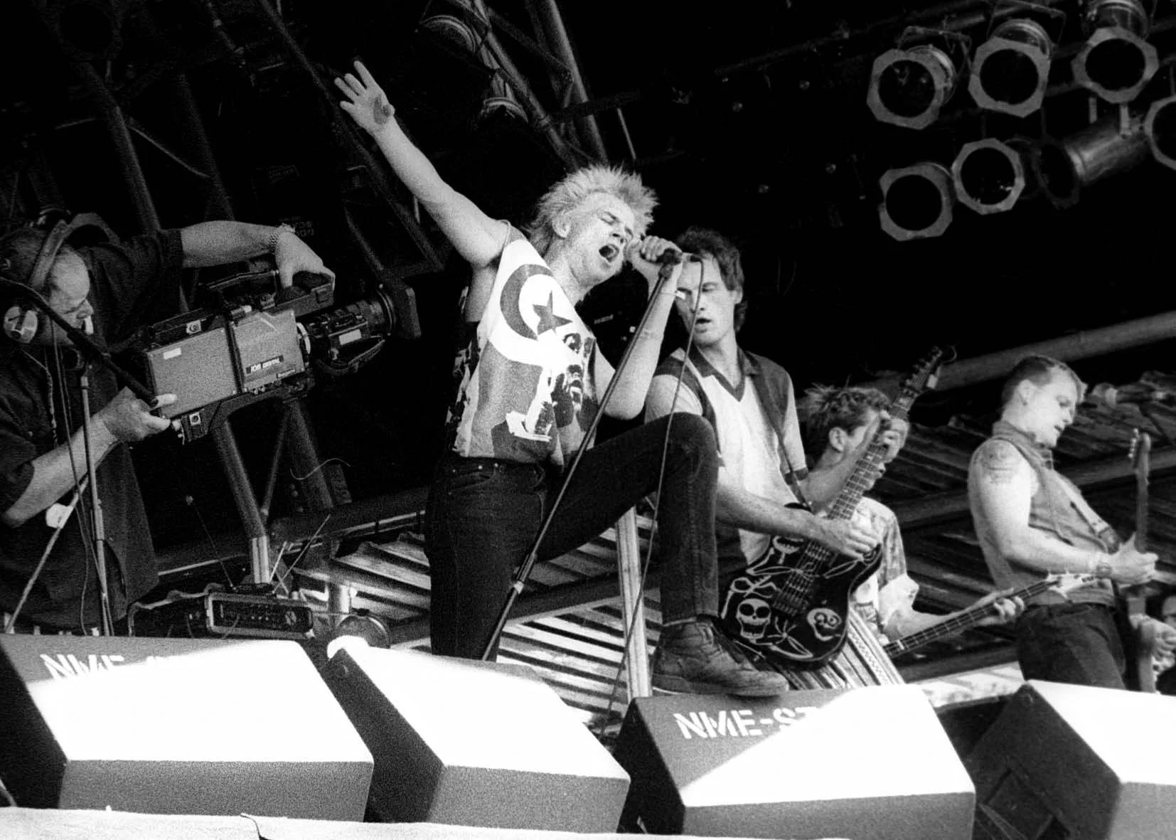 Clive Lawrence Glastonbury 1995 web120015.jpg