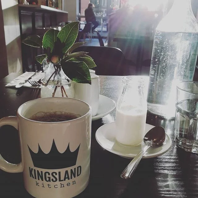 We welcome thee, oh fleeting sun! ☀️ Catching any vitamin D - even if it's for a second. #sunrays #breakfast