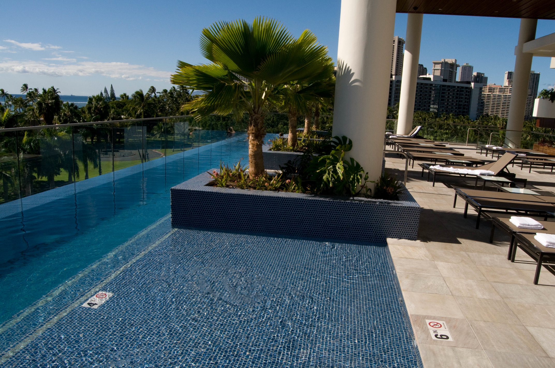 Jet TW infinity pool two.jpg