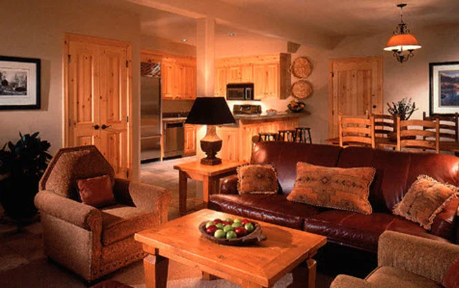 Cabin Living3.jpg