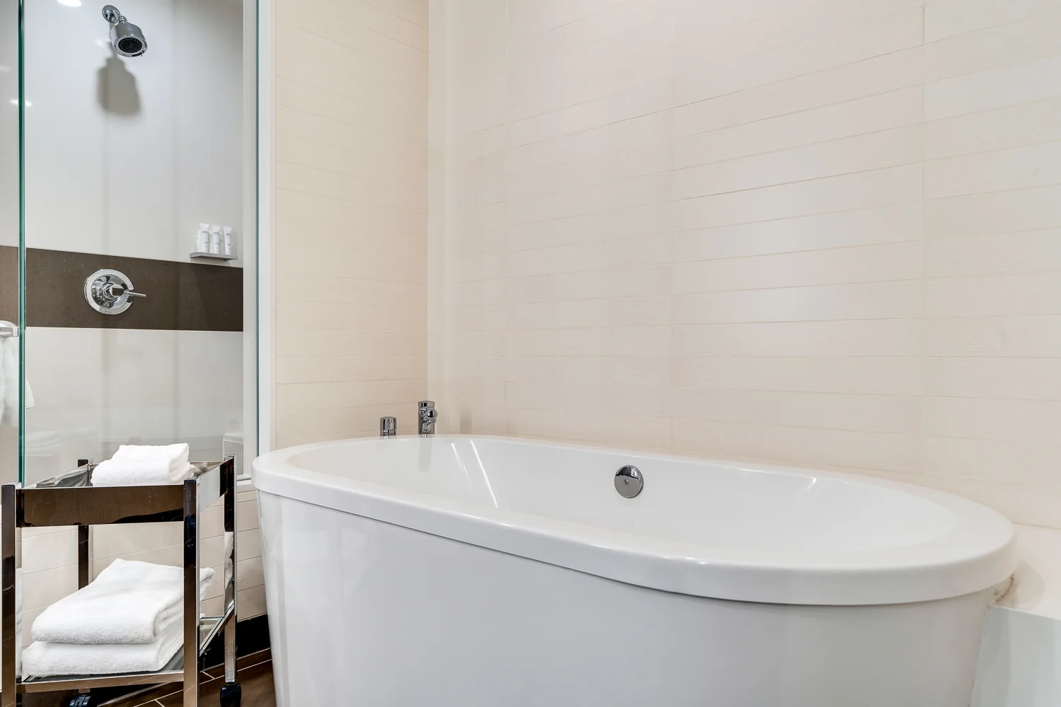 STUDIO BATHROOM 3.jpg