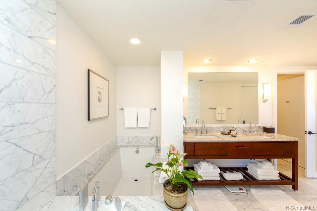 TRW 2BR+3BA UNIT 18 .jpg