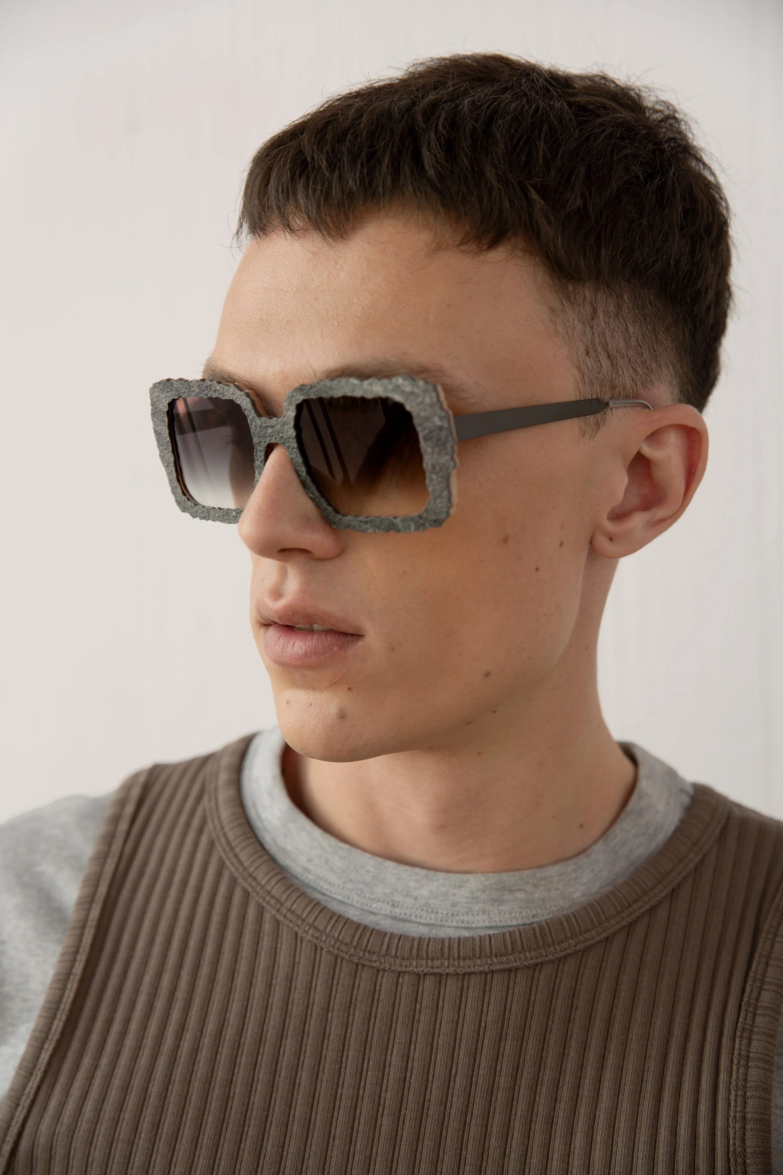 LOOKBOOK_SIMONE_MERCURY_1_NINA_MUR_EYEWEAR.jpg