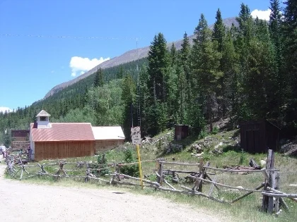Location of the stark duplex and stark house - west of the town hall