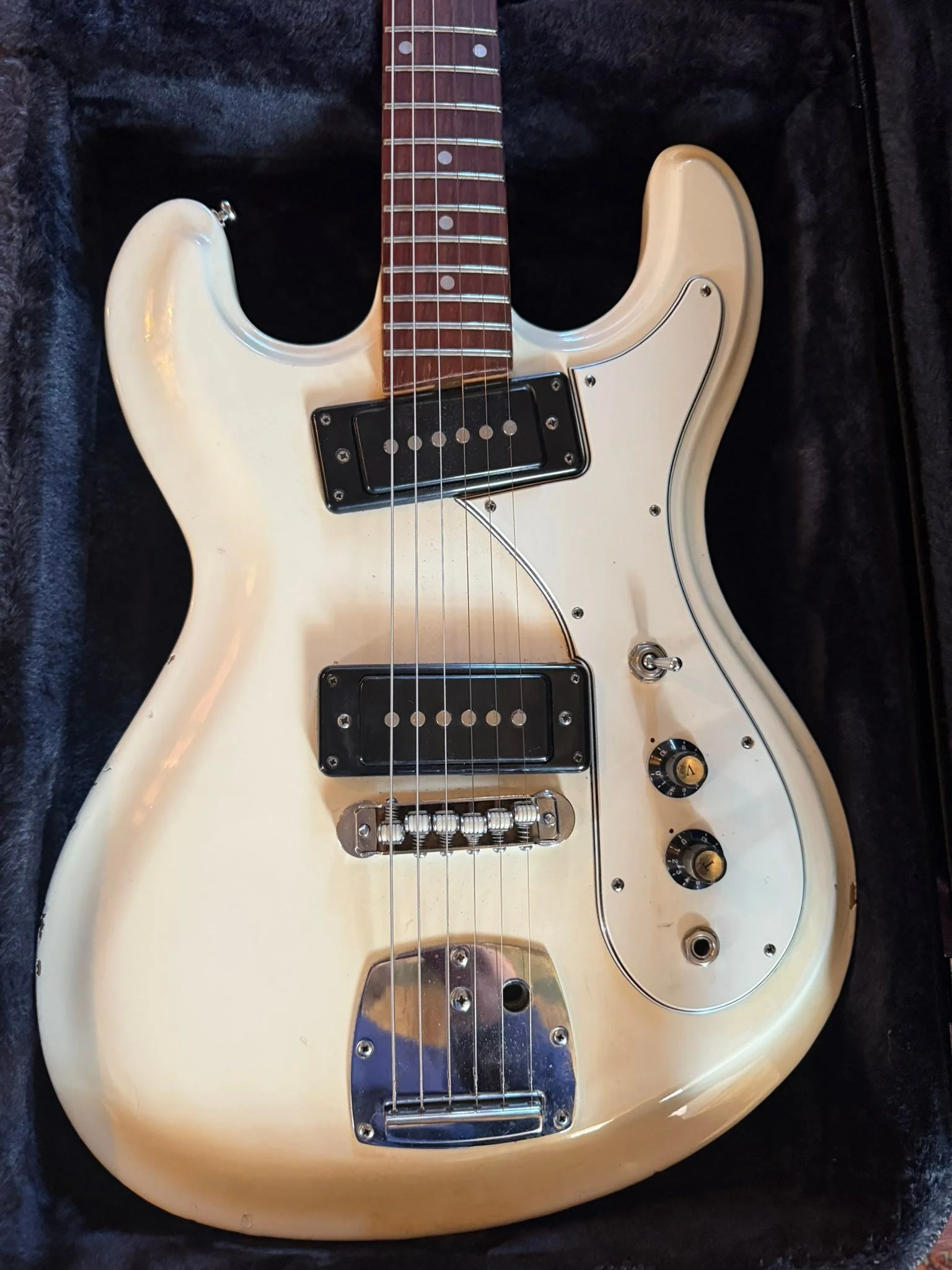 Price drop on this bad girl! First come, first served&hellip;

https://reverb.com/item/93132580-univox-hi-flier-phase-ii-late-60-s-cream-white-natural-relic?utm_source=rev-ios-app&amp;utm_medium=ios-share&amp;utm_campaign=listing&amp;utm_content=9313