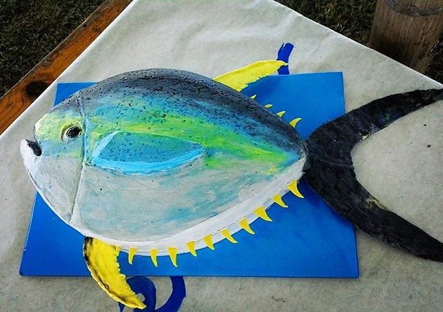 Fish Cake? Home made cake with a delicious buttercream frosting. It might look fishy but I promise it's ono! #cakes #cakes🎂 #dissert #cakedecorating #frosting #realfood #simpleingredients #kauaibakedgoods #kauaidesserts #localfoods #viptreatsandswee