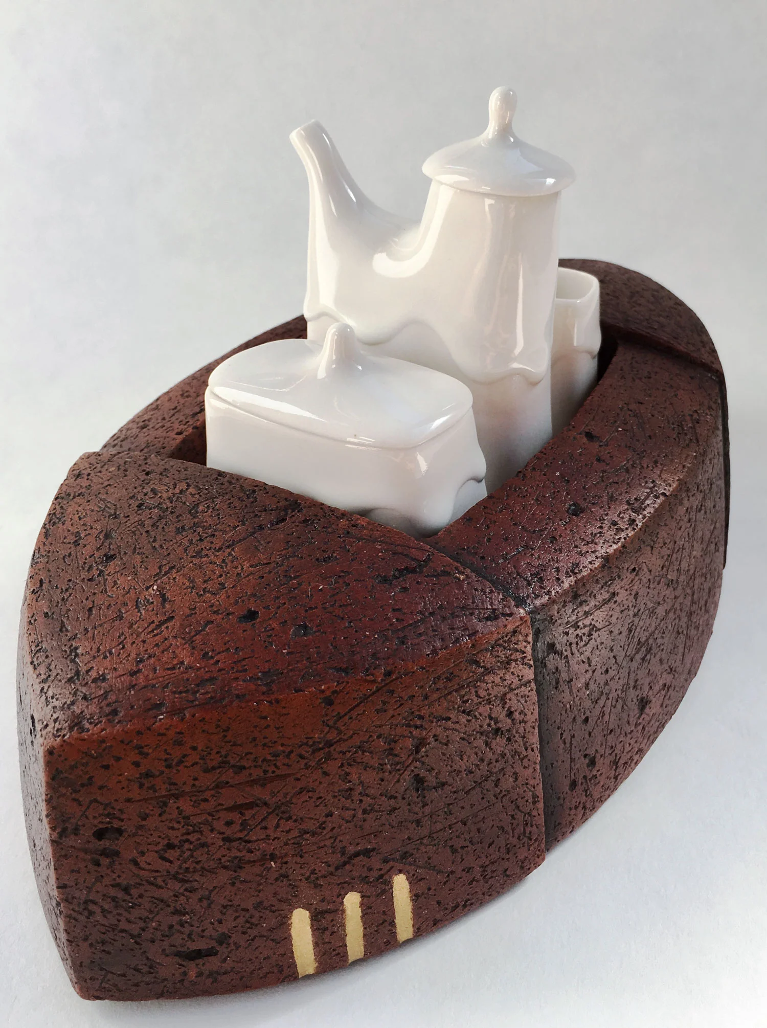 Emigrate Immigrate VIII Earthenware, Porcelain, and Kintsugi Gold Leaf 5.5 x 9.5 x 5.5 $ 650