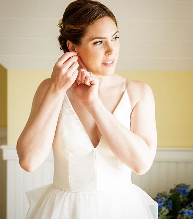 Always a pleasure doing a wedding on Block Island, especially when I get to work with @salthairblockisland 💕 photo @allegraandersonweddings