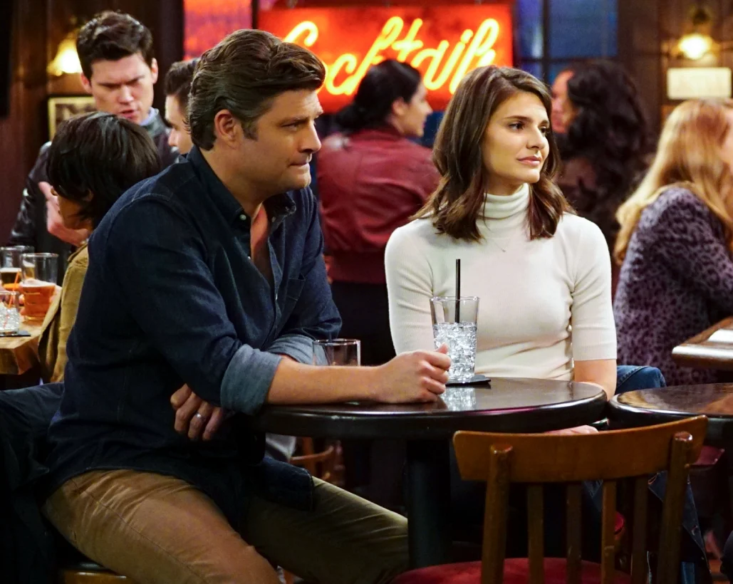 Jay R. Ferguson, left, and Lindsey Kraft play the married couple at the center of Living Biblically. © CBS Studios