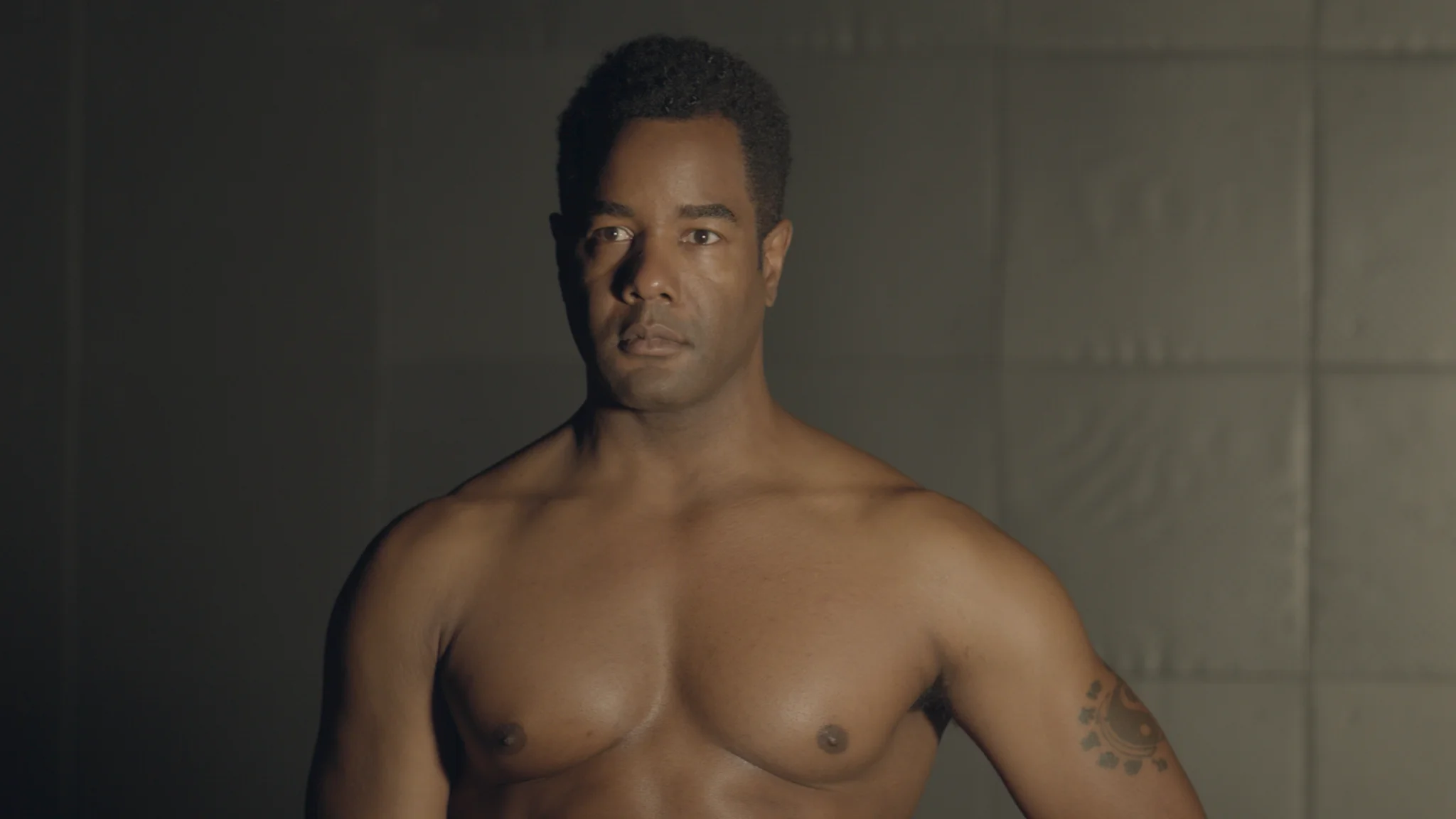 Rae Threat’s work emphasizes the importance of diversifying our beauty standards.