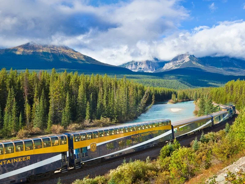 01-RockyMountaineer.jpg