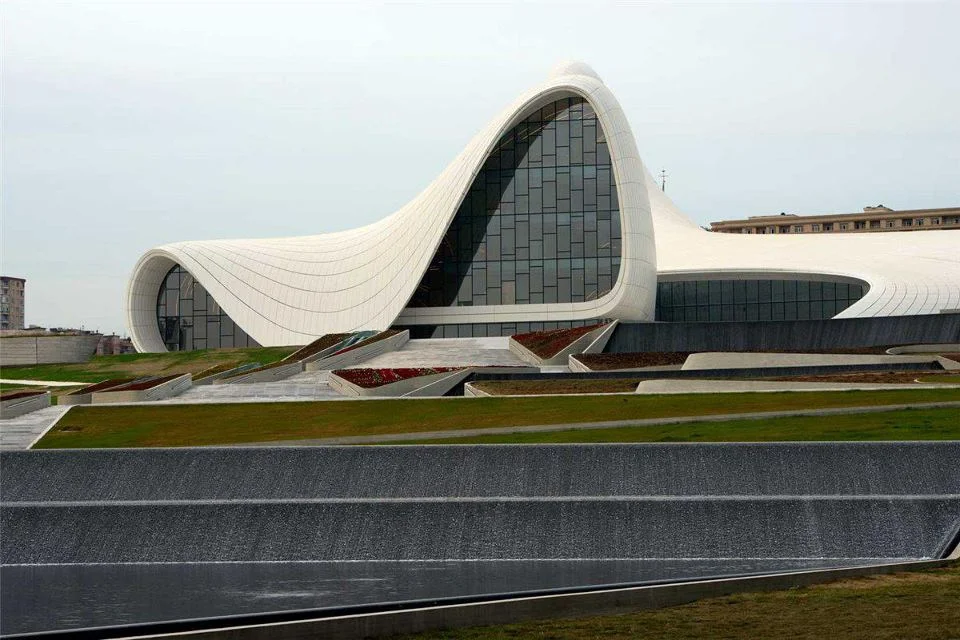 archi_64_zaha_hadid_baku.jpg