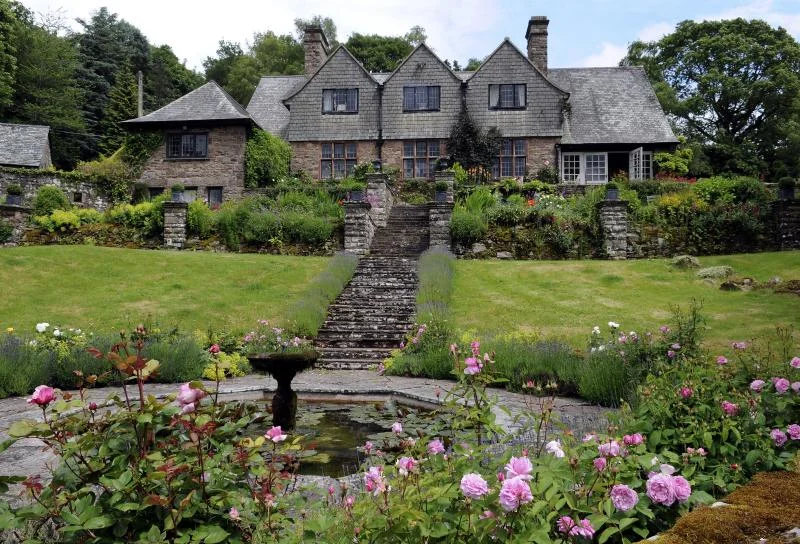 High Glanau Manor