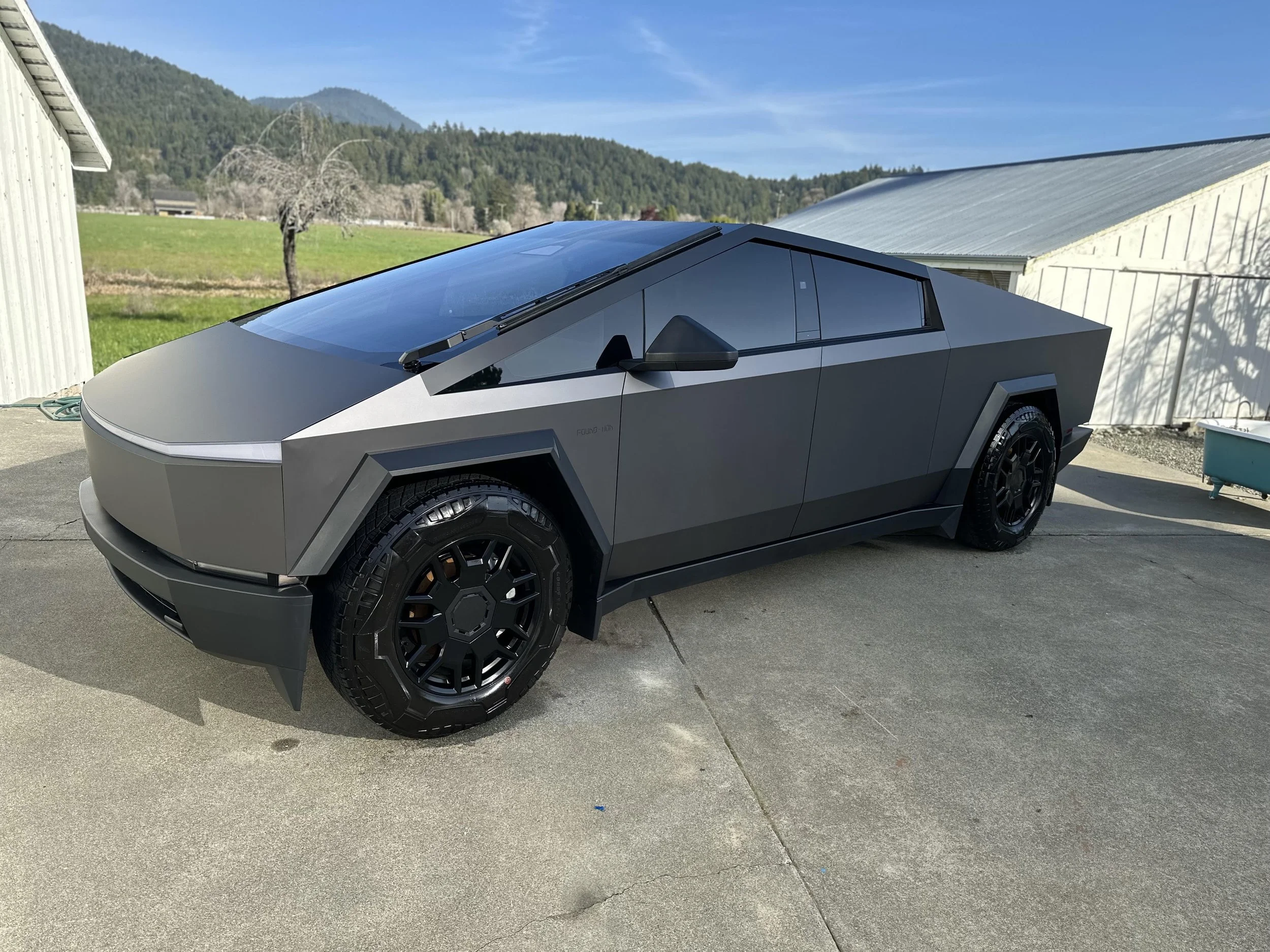 Tesla cyber truck exterior.jpg
