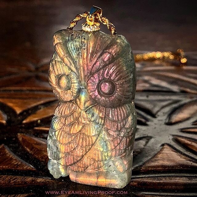 ✨NEW✨ And another one... this is my last 🦉 in stock, don&rsquo;t know when Eye&rsquo;ll have more. This piece of #Labradorite is extra special with the copper orange and reddish tones! 🧡❤️💜 We are now offering 24k gold fill rope chains (19.5&rdquo