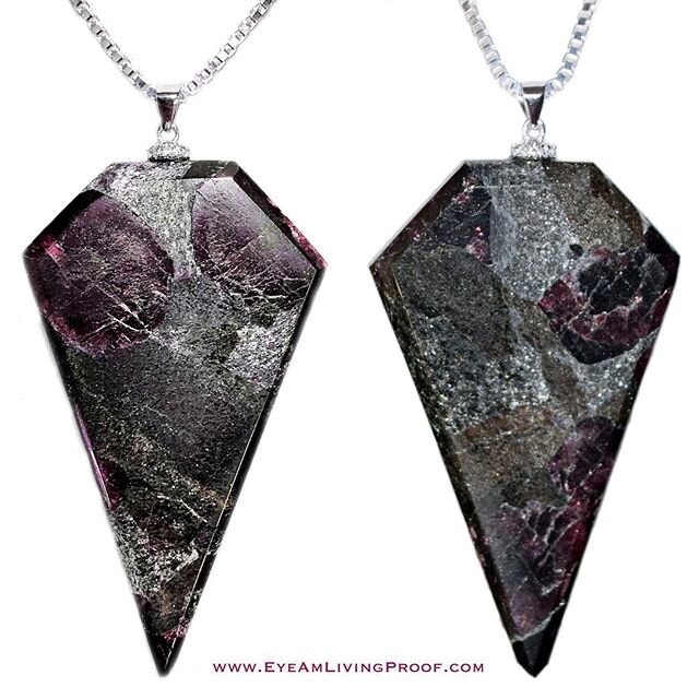 ✨NEW!✨ &lsquo;Eye Am a Gem in the Matrix&rsquo; 🔮 Rhodolite Garnet in Biotite Crystal Matrix faceted into a beautiful diamond shaped amulet with a sterling silver and cubic zirconia bail. Very stunning piece right here! 😍 
Gemstone Properties: Rhod