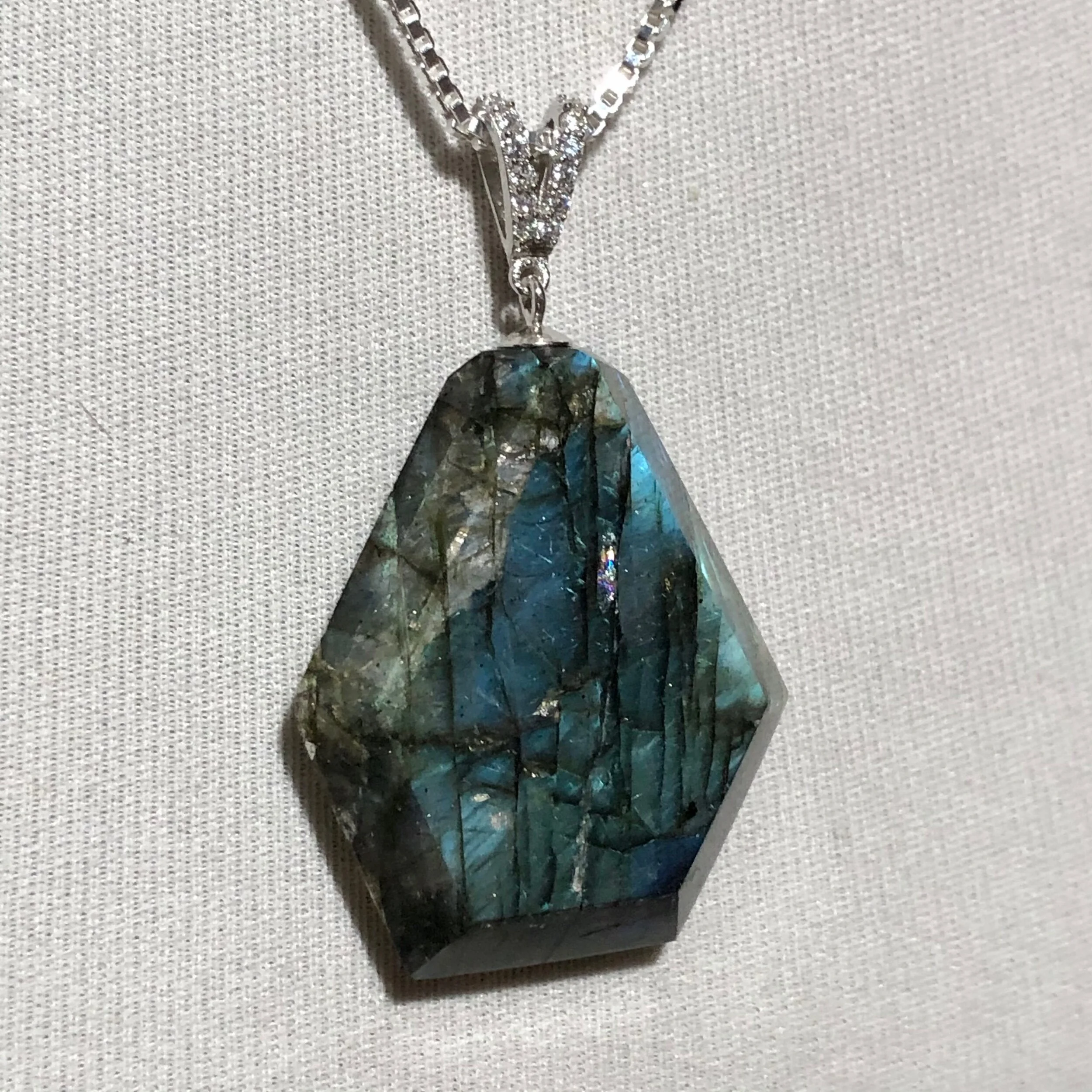 4A0F7A50-19E5-498A-8001-78BB307FB805