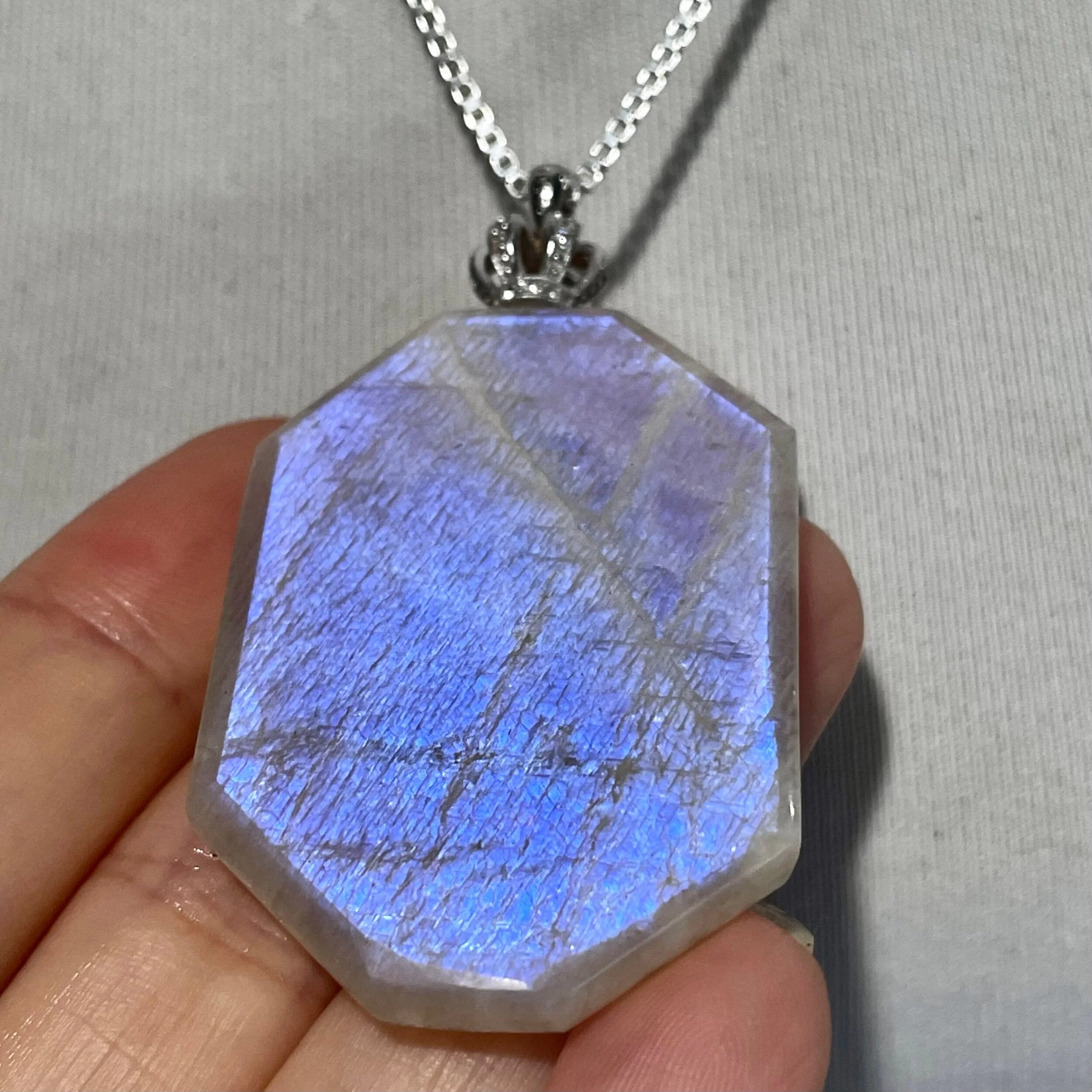 F7F956A5-FA0C-41F0-957E-25DDC134AEC6