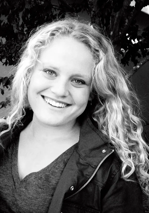 Annabel Ostrow (stage manager, ’18), is a rising sophomore whose major is currently undeclared. Stanford credits include The Klaus Conundrum and Mirror Image . She has been stage managing, producing, and directing shows since middle school, and is excited to have the opportunity to work with Stanford Rep. Enjoy the show! 