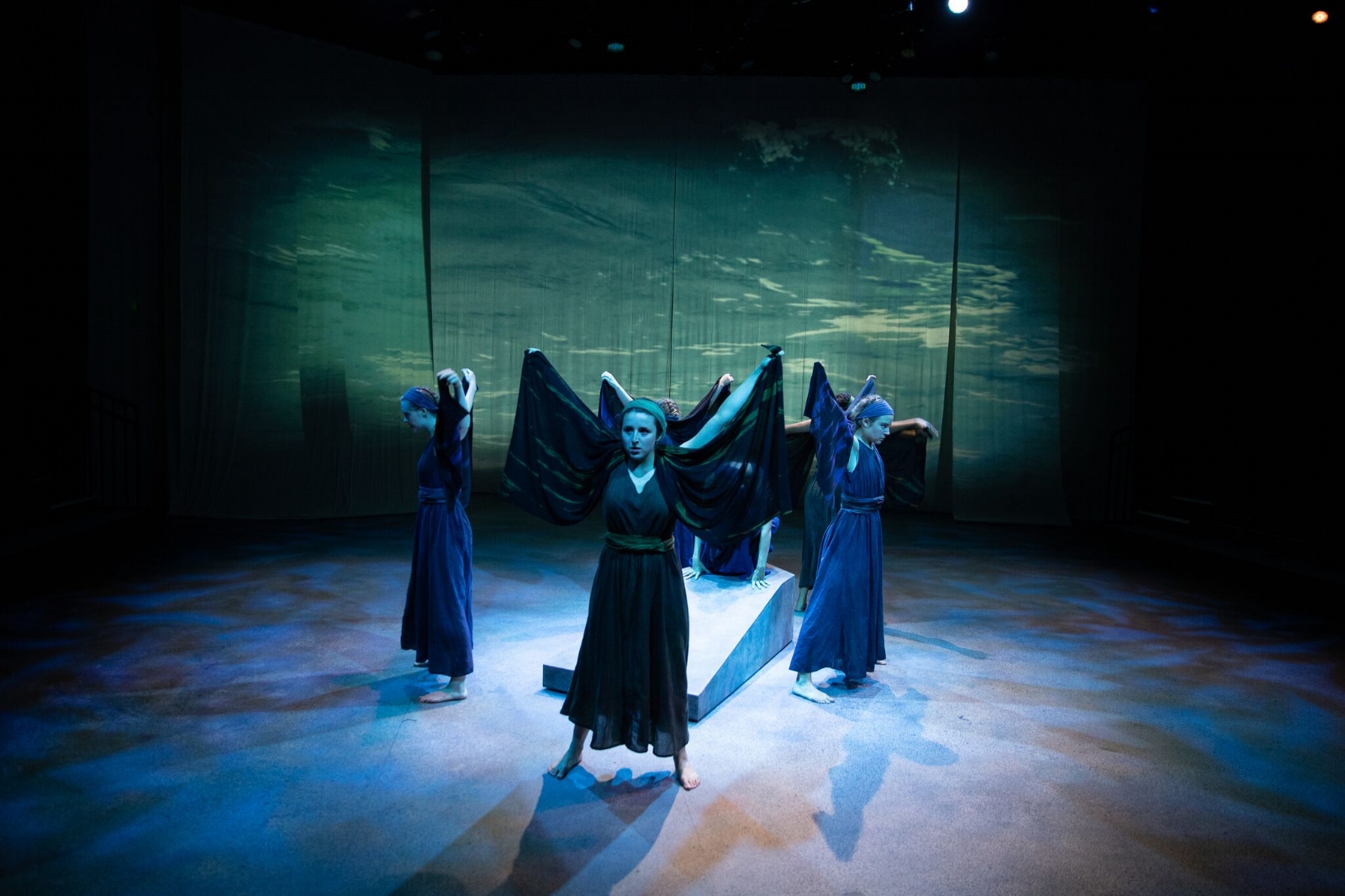 Chorus Hecuba_Helen.jpeg