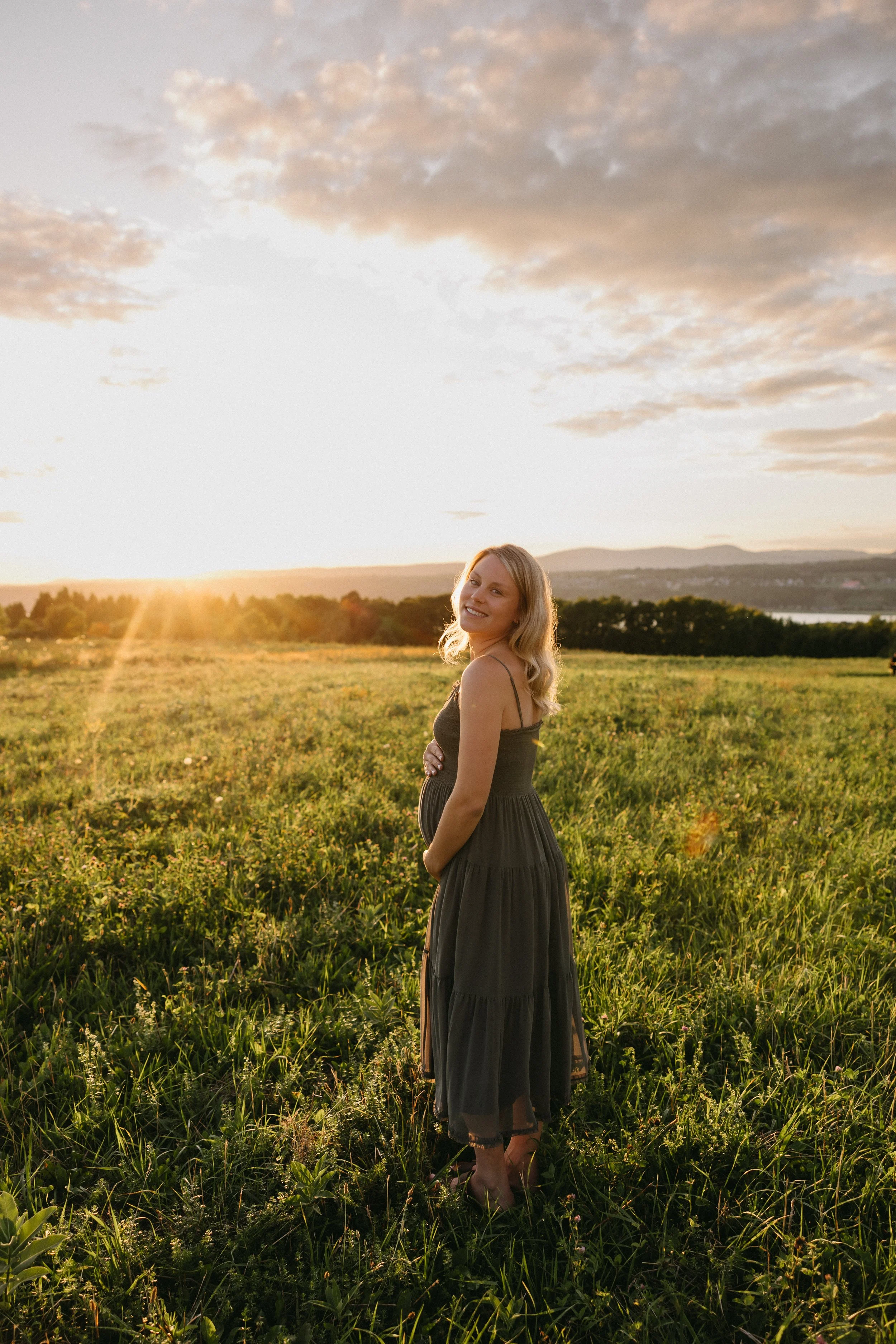 myriamtphotographe-seancefamille-seancematernite-nouveau-ne-villequebec-14.jpg