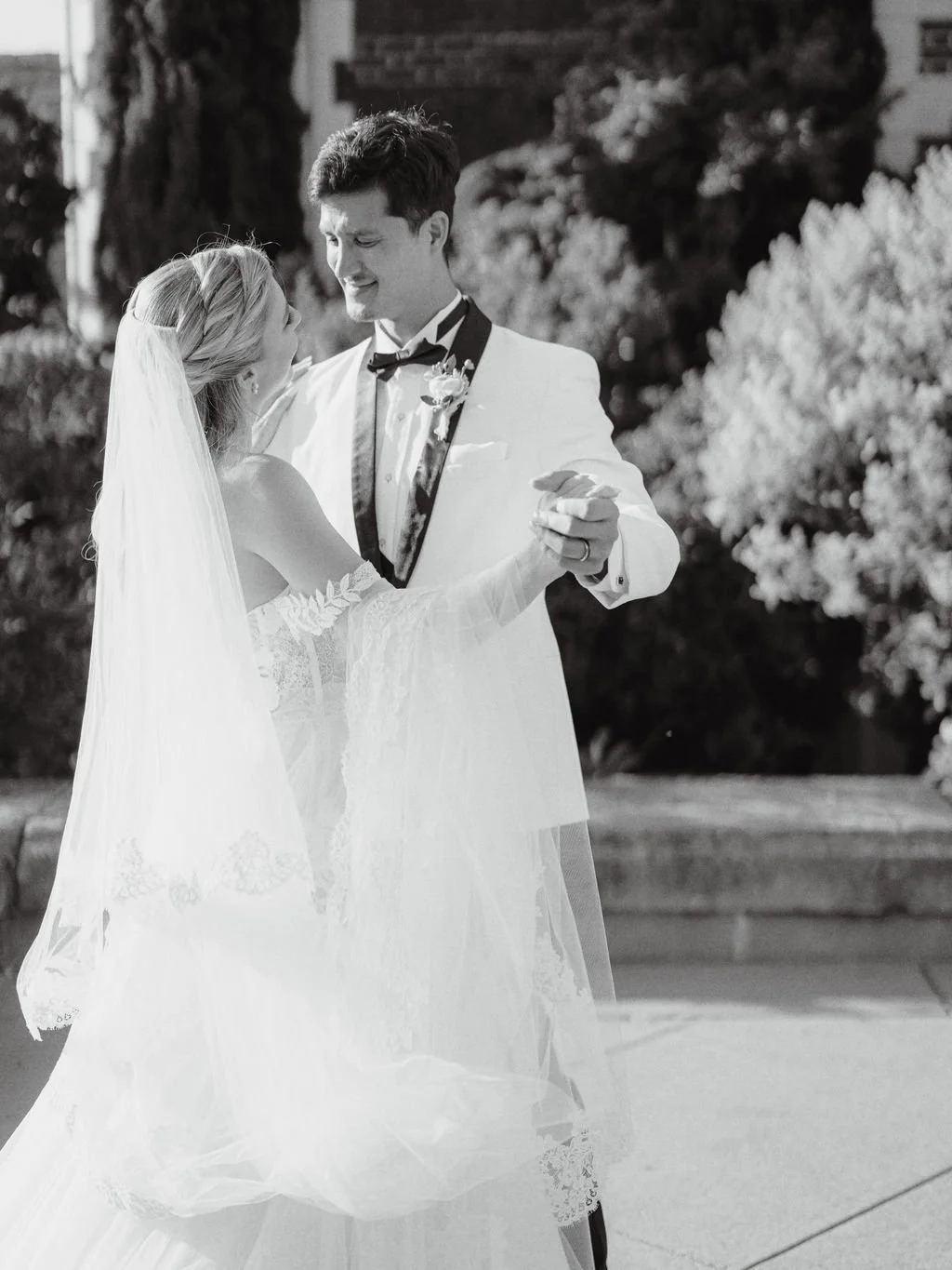 Savy+RobBurlingameCaliforniaKohlMansionWeddingCassieValentePhotography0401.JPG