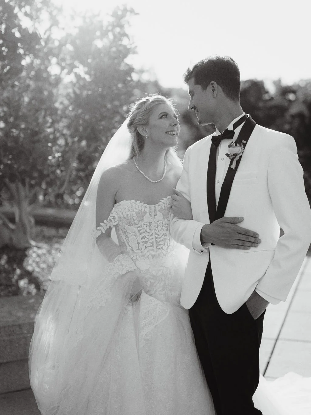Savy+RobBurlingameCaliforniaKohlMansionWeddingCassieValentePhotography0410.JPG
