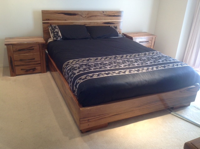 Recycled hardwood timber Bed & bedsides