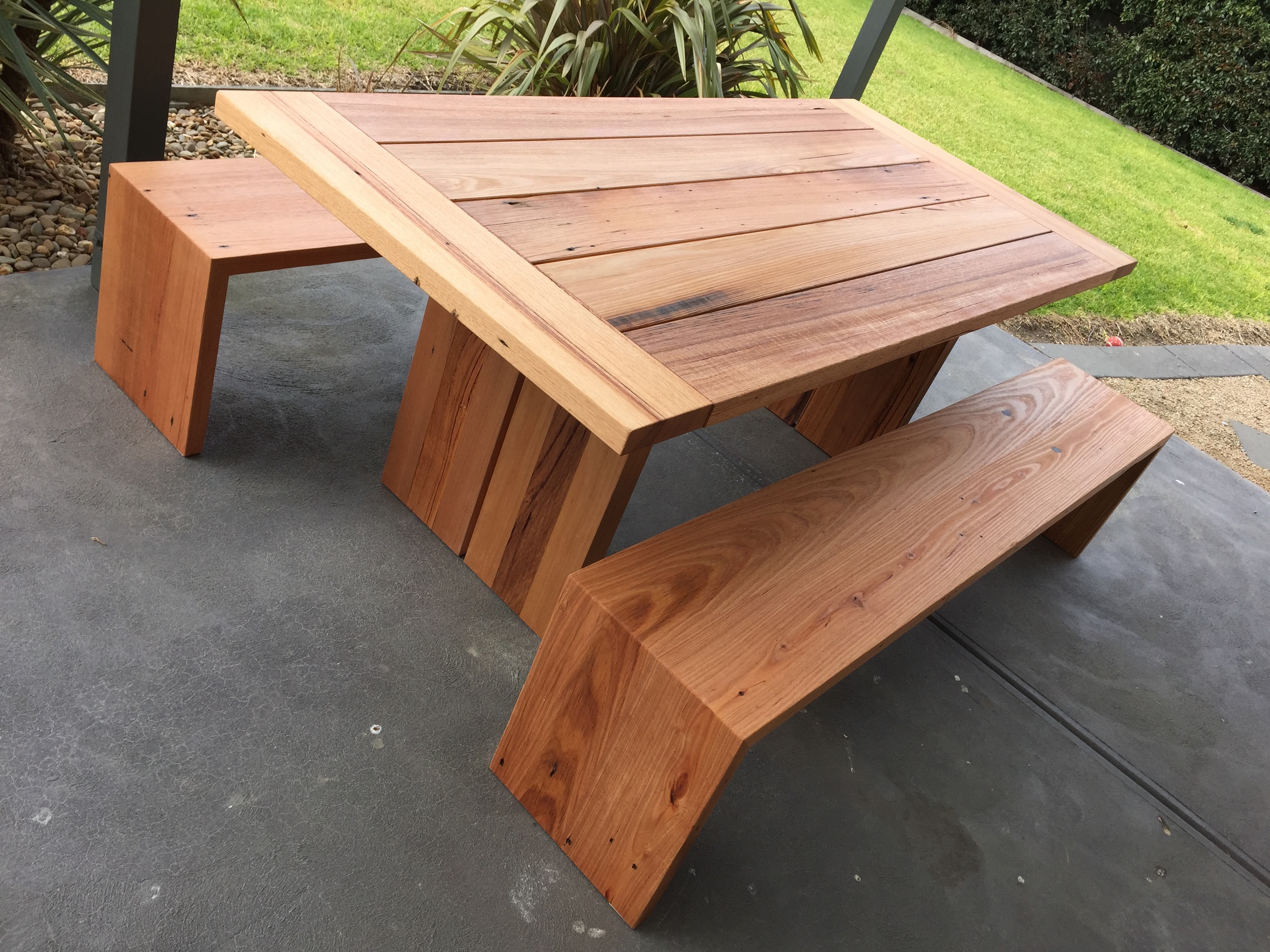 Recycled Hardwood Timber Outdoor Setting