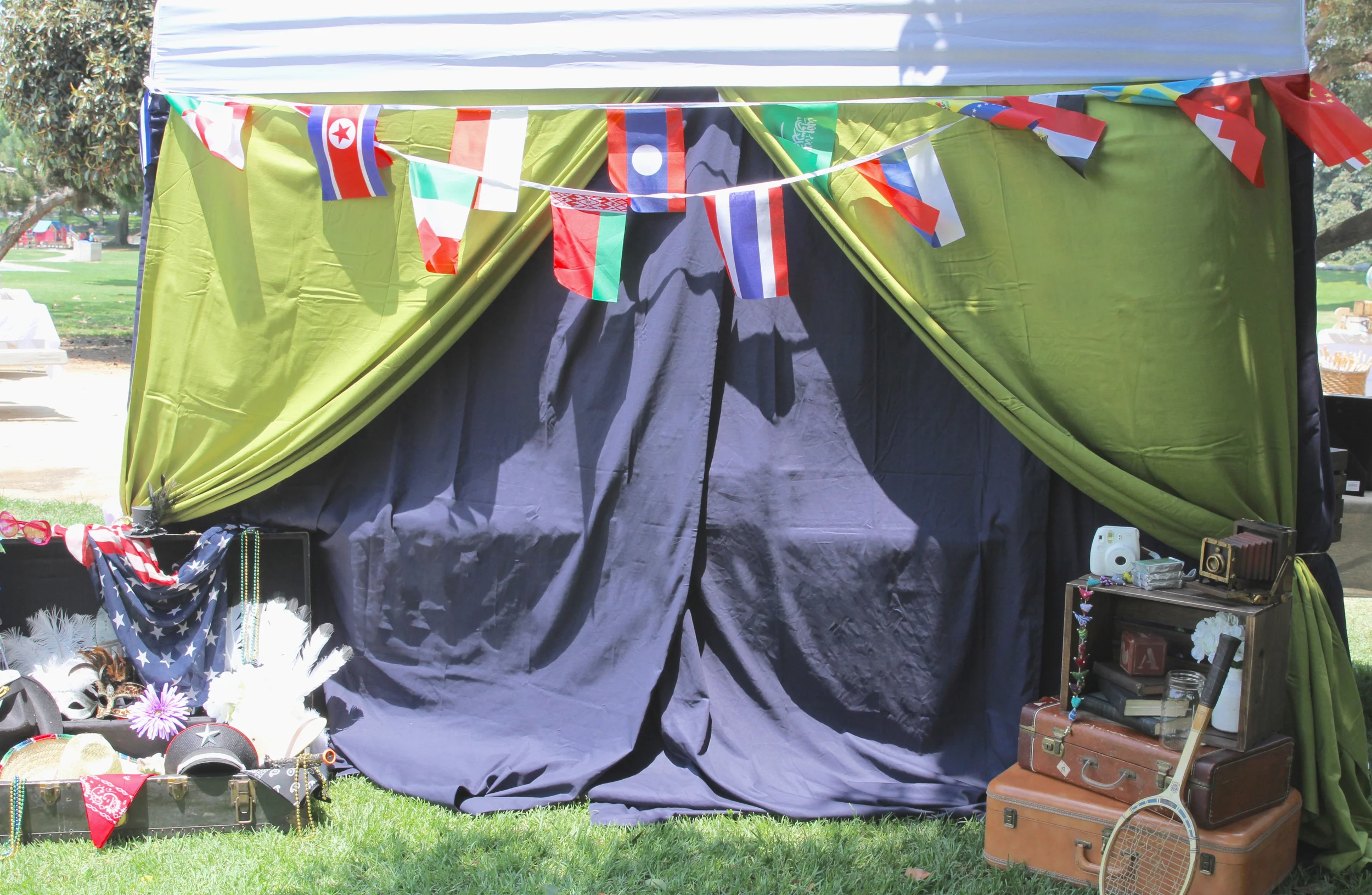 TENT WITH CUSTOM LINENS