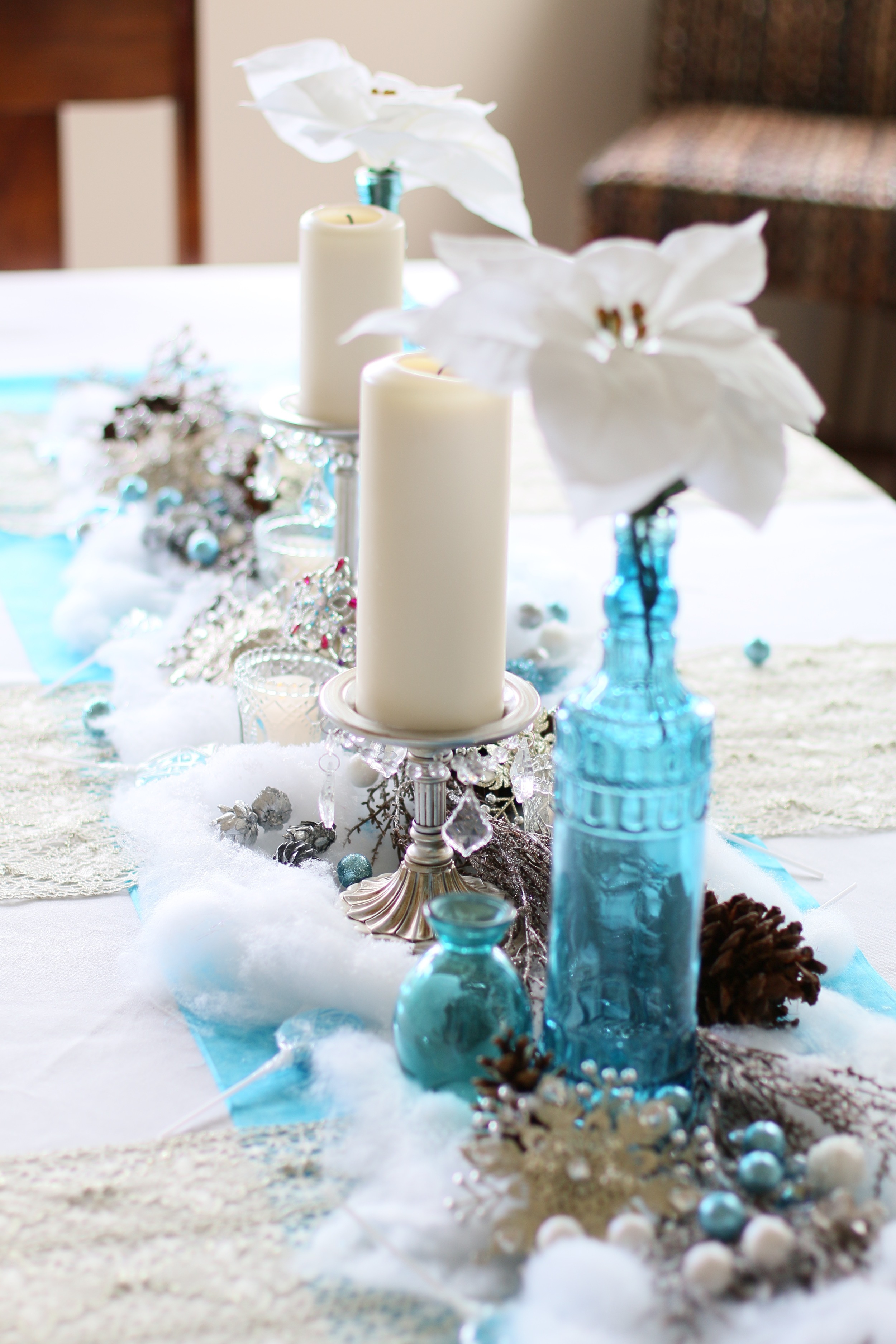 Copy of Frozen character dolls, cool blues, silvery whites, & wintery accents! Brrrrr I feel "Frozen"! @inJOYtheParty