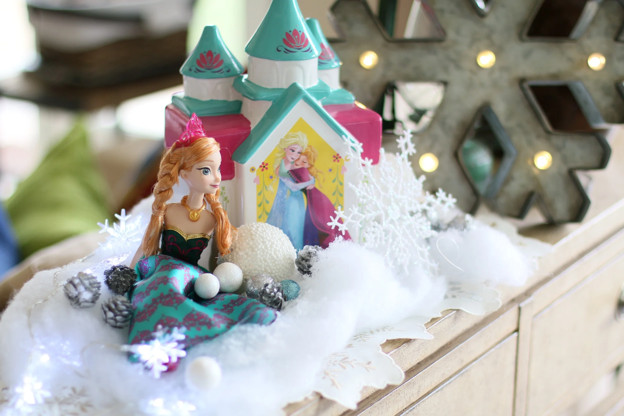 FROZEN CHARACTERS & FIGURINES
