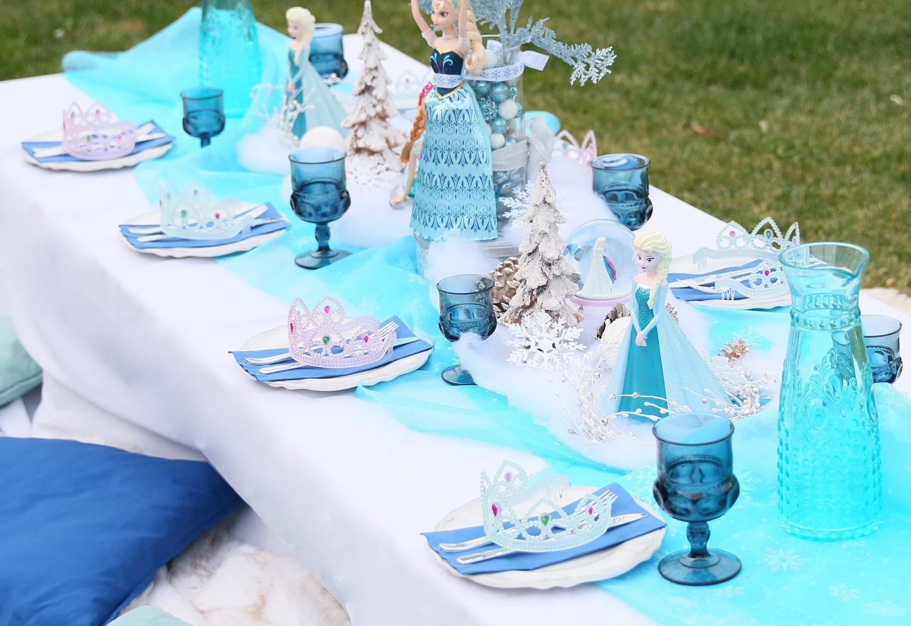 PLACE SETTINGS