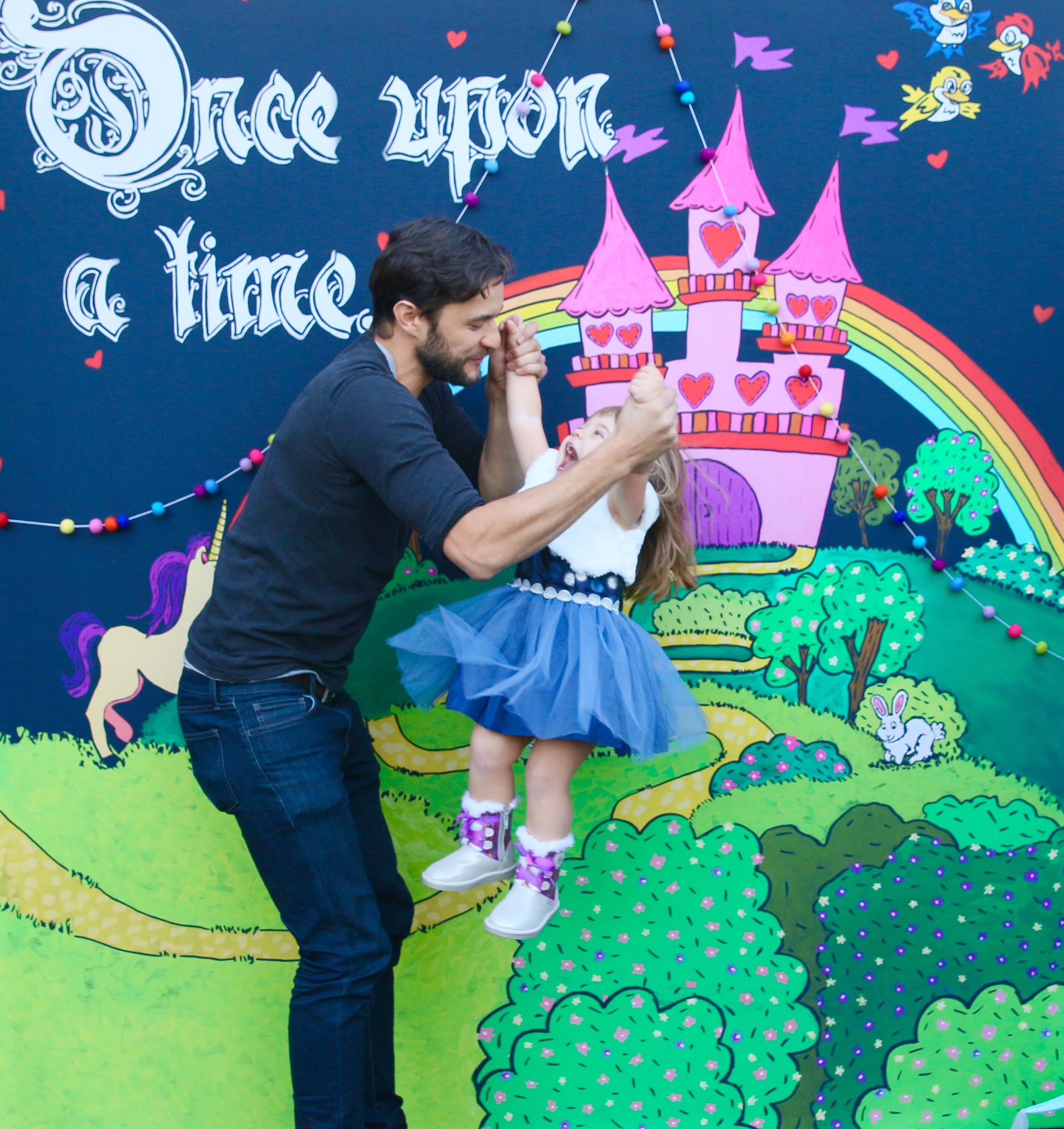 Copy of A CHALK SHOT Backdrop for a PRINCESS Birthday Party! @inJOYtheParty