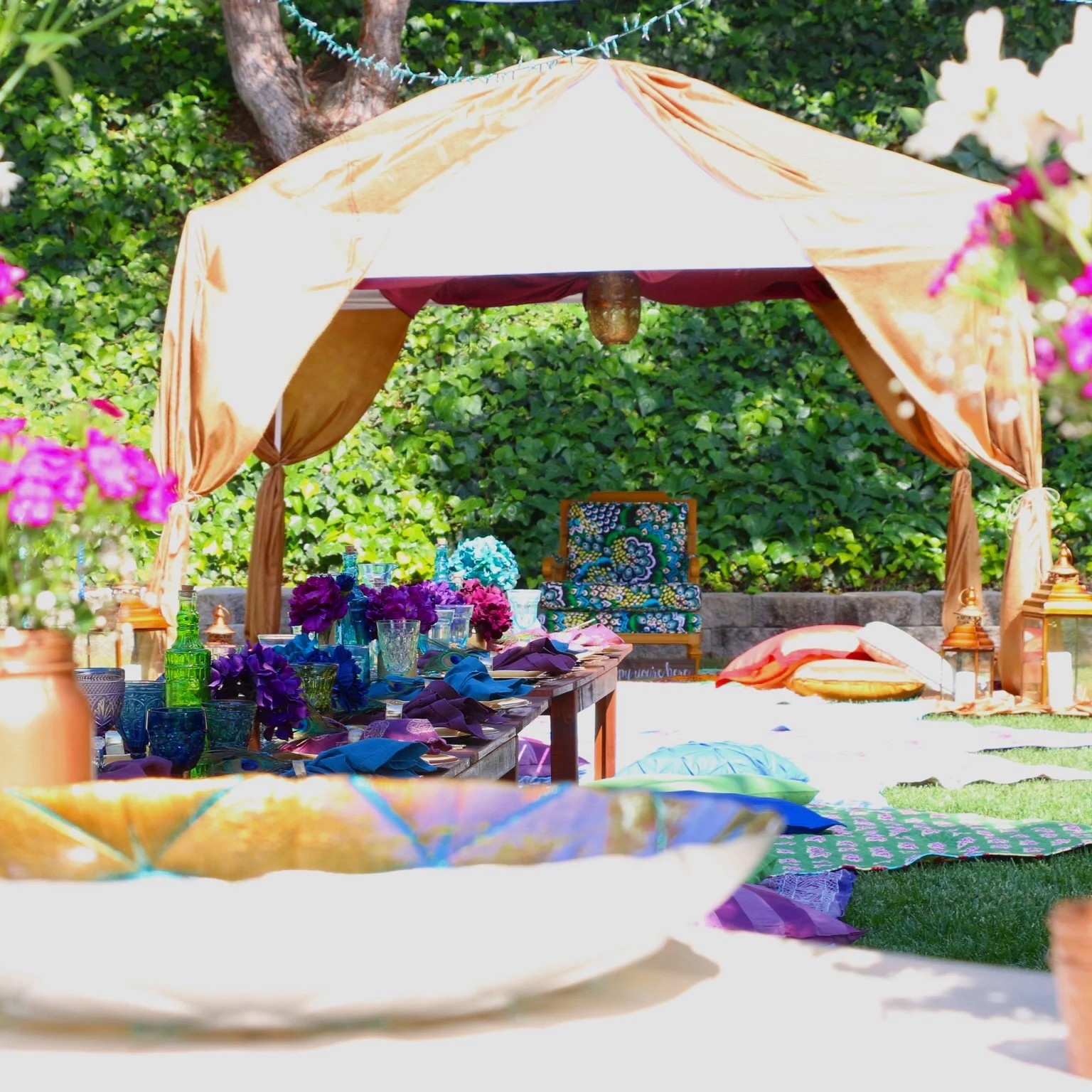 TENT WITH CUSTOM FABRIC