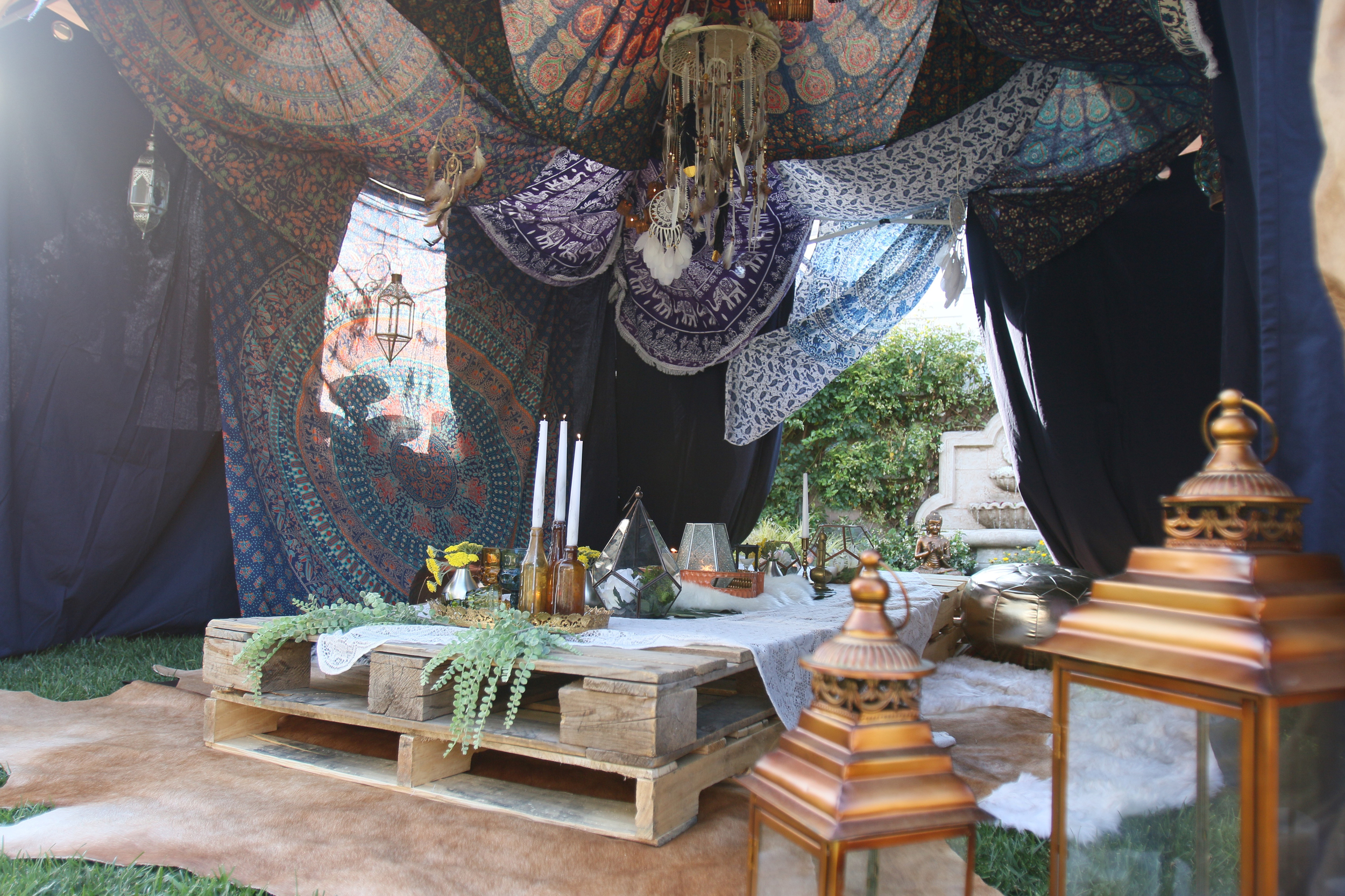 Copy of Low pallet tables, macramé & lace, geometric vessels, florals, textured rugs, colorful textiles, dream catchers, lanterns, candlelight…Basically a Bohemian dream. A curated collection for y...
