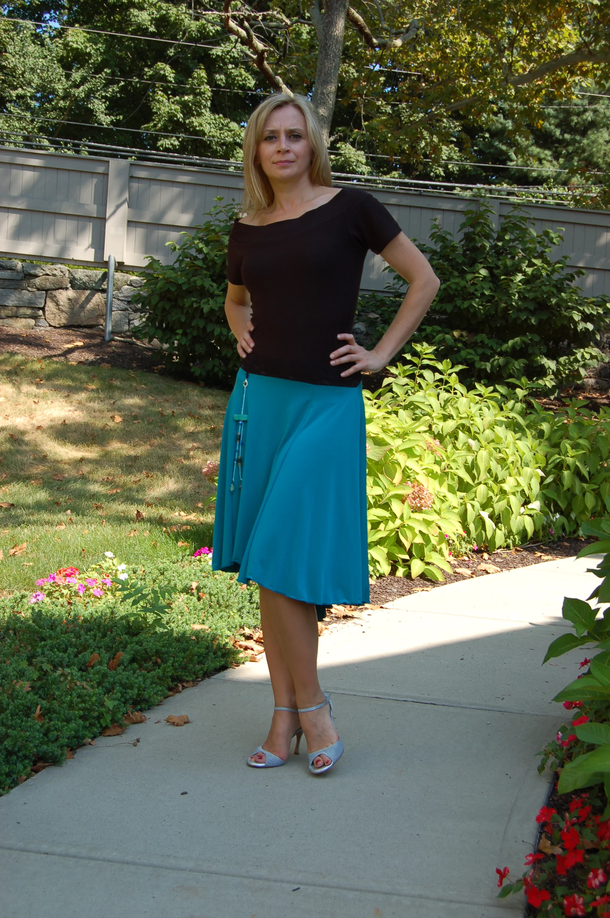 Stretch_Turguoise_Skirt_Front.jpg